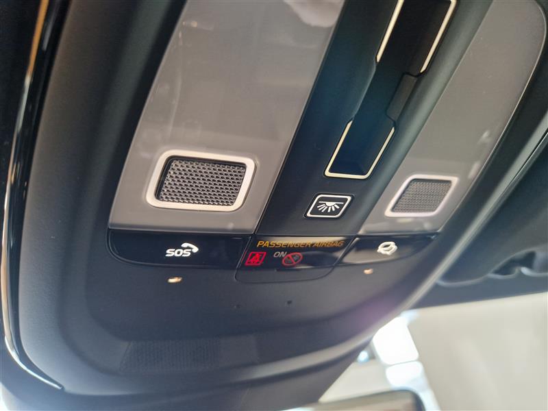 Volvo V60 T8 AWD LONG RANGE HIGH PERFORMANCE ULTRA DARK