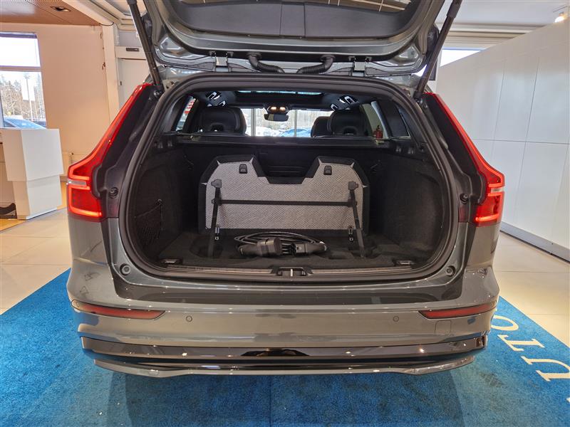 Volvo V60 T8 AWD LONG RANGE HIGH PERFORMANCE ULTRA DARK