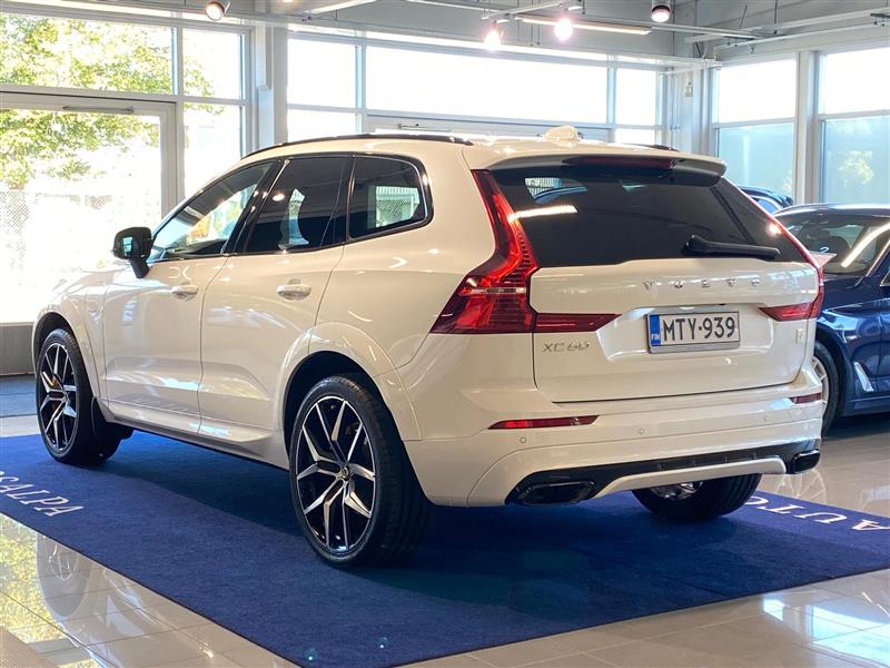 Volvo XC60 2020, photo 3/18
