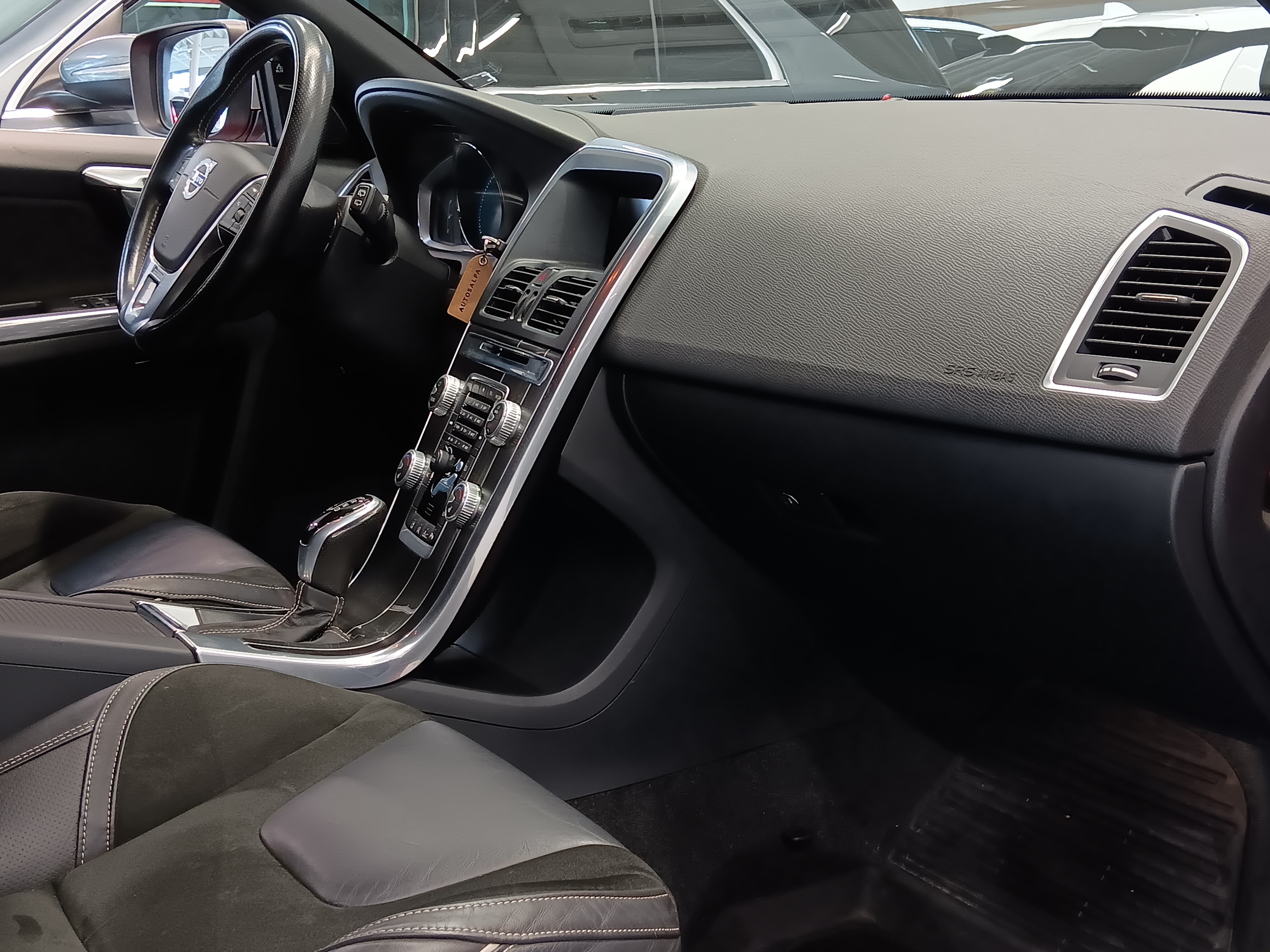 Volvo XC60 D4 R-DESIGN AUT
