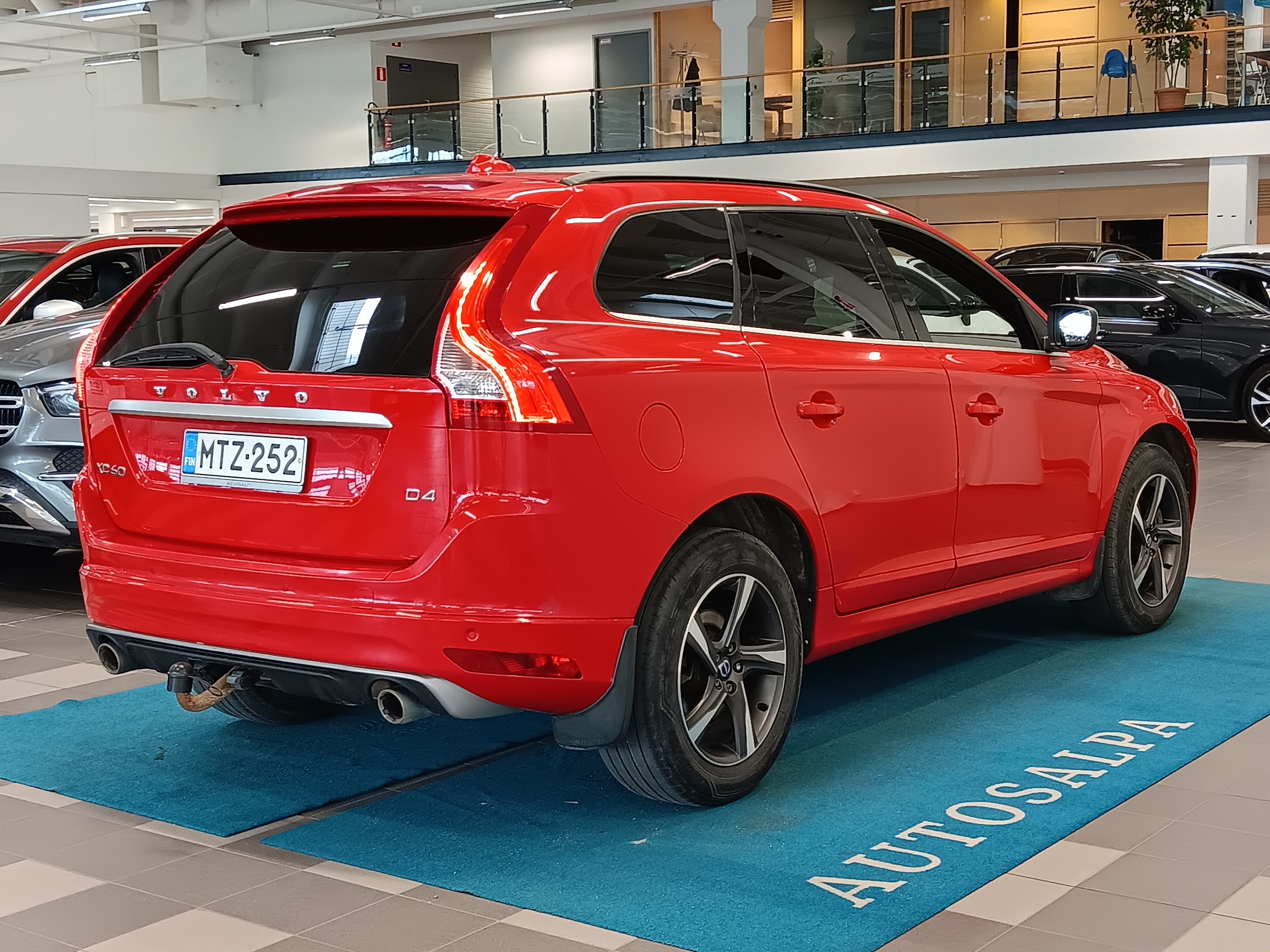 Volvo XC60 D4 R-DESIGN AUT