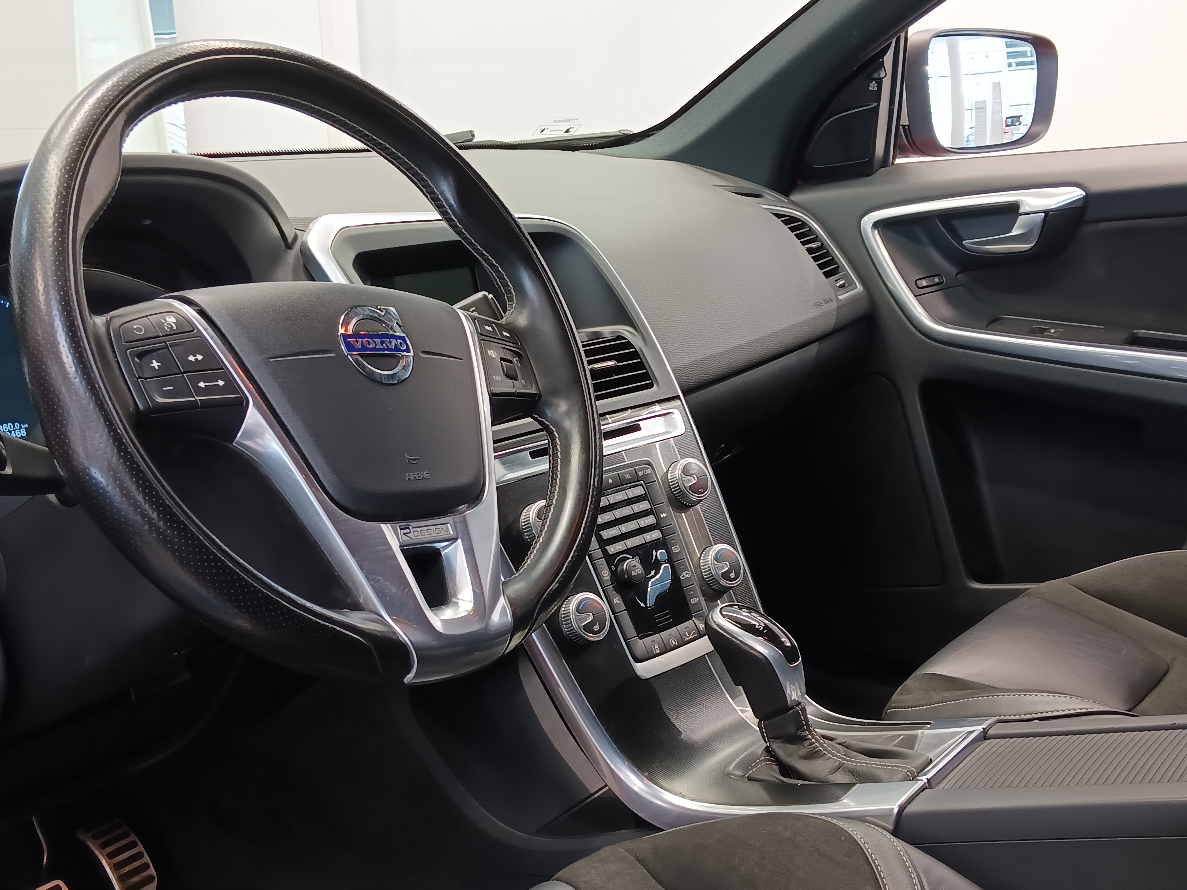 Volvo XC60 D4 R-DESIGN AUT