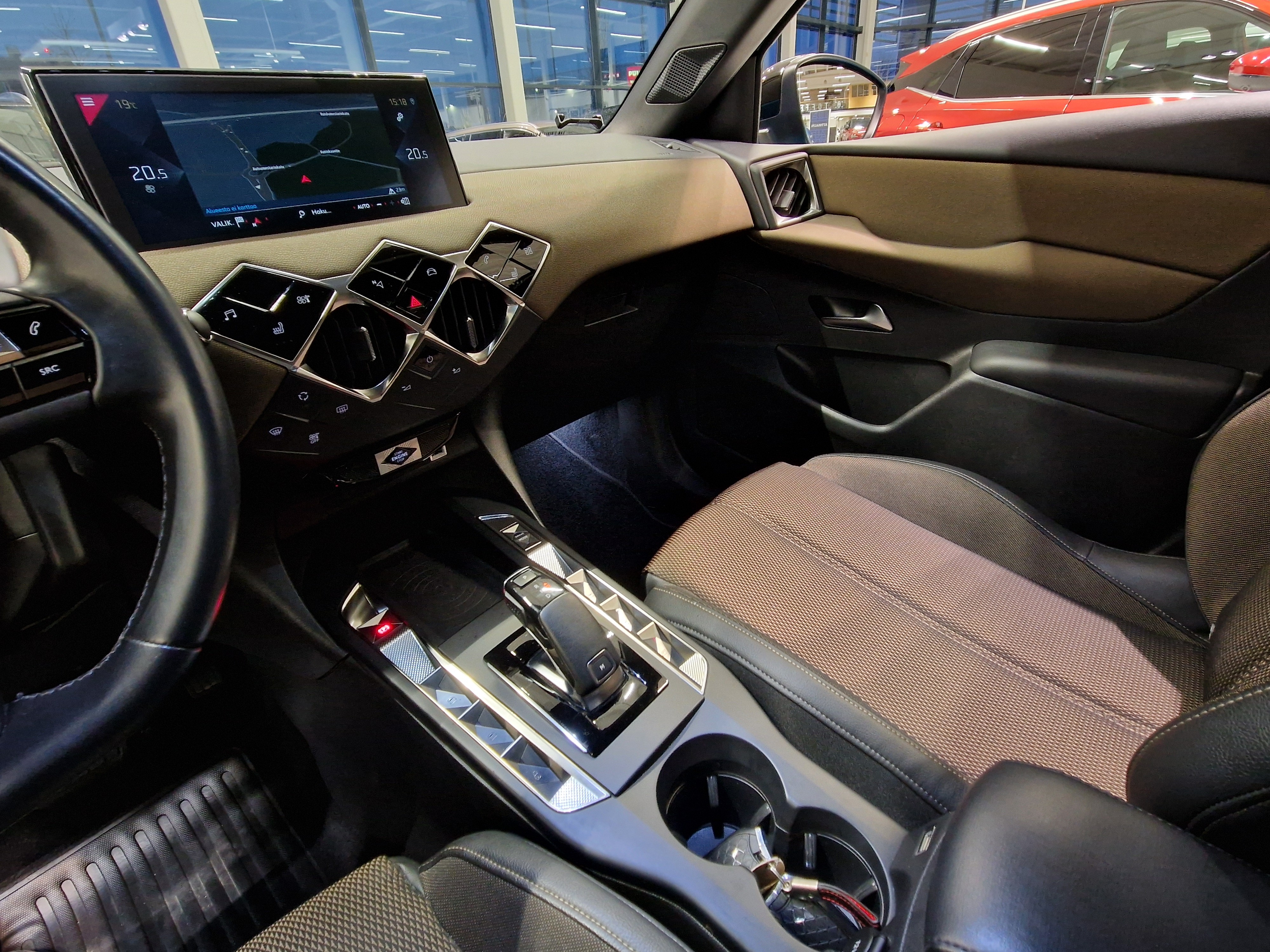 Ds 3 CROSSBACK PURETECH 155 GRAND CHIC AUTOMAATTI