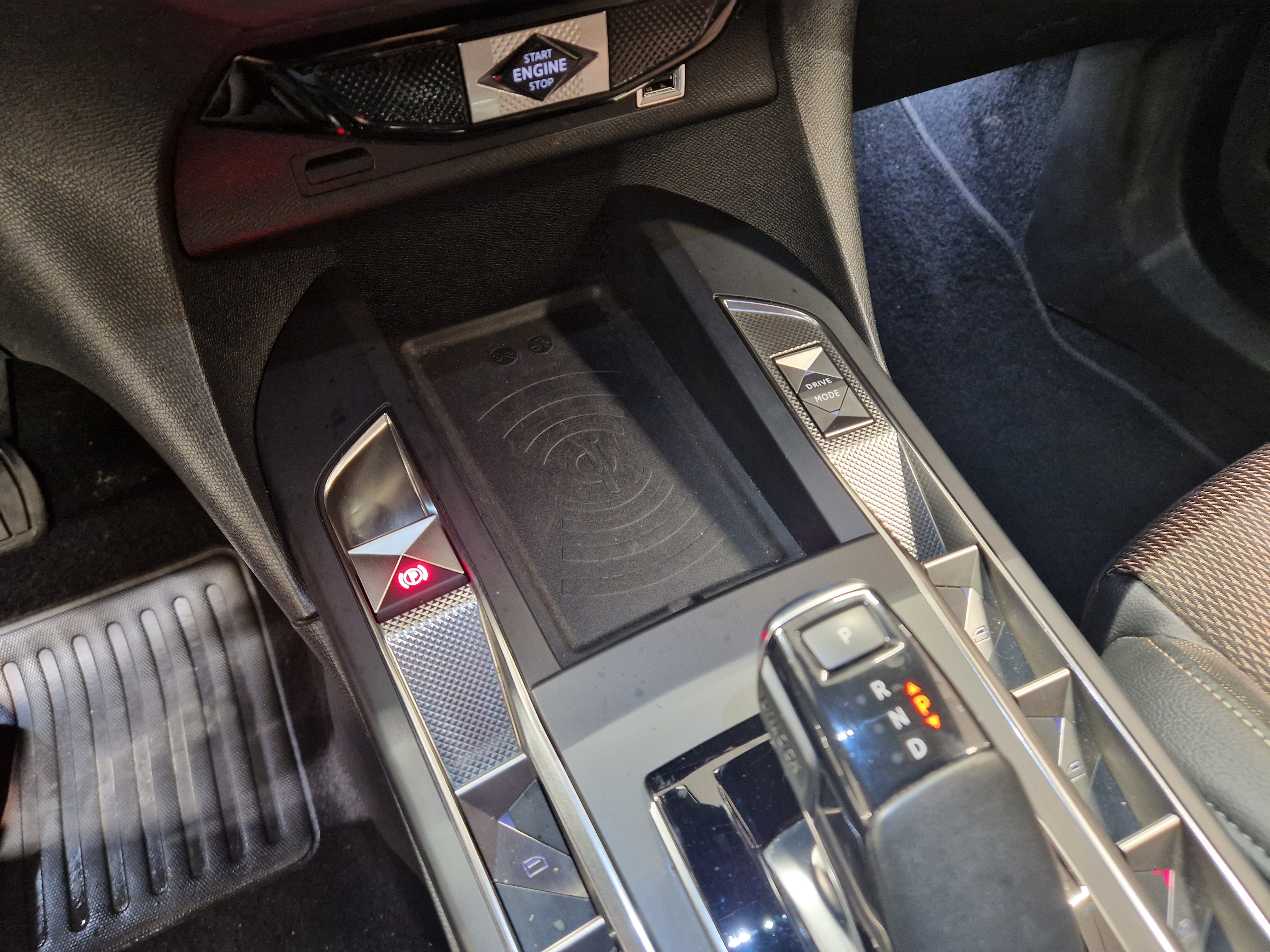 Ds 3 CROSSBACK PURETECH 155 GRAND CHIC AUTOMAATTI