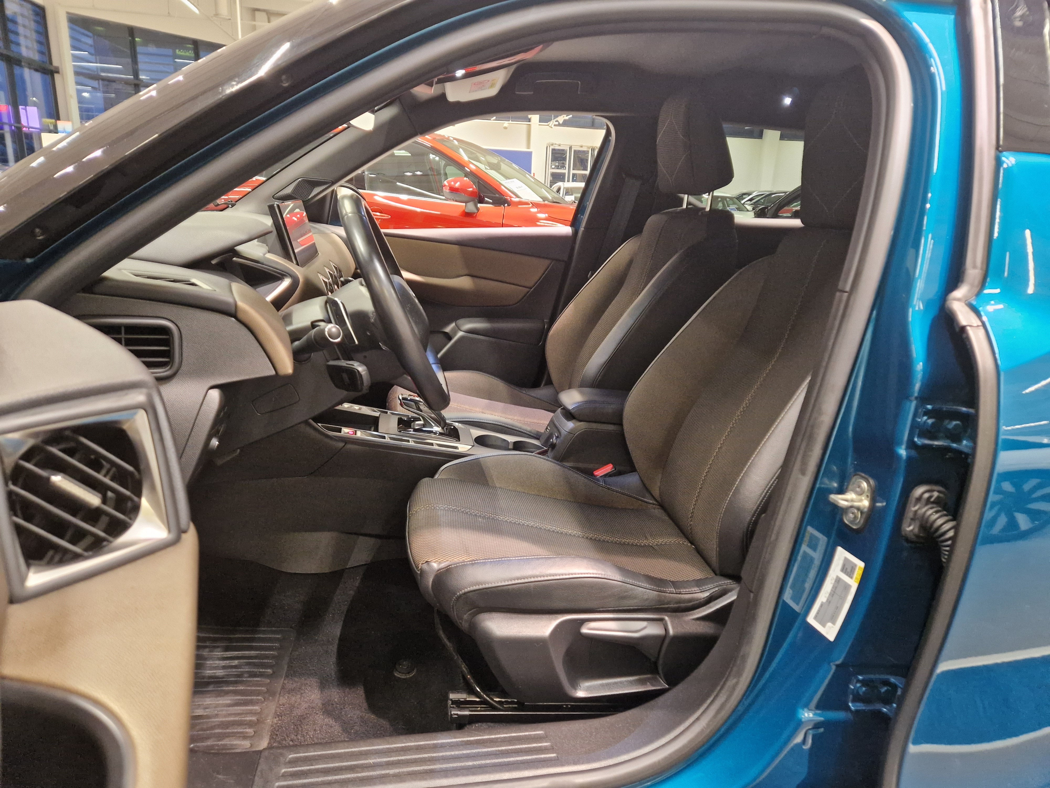 Ds 3 CROSSBACK PURETECH 155 GRAND CHIC AUTOMAATTI