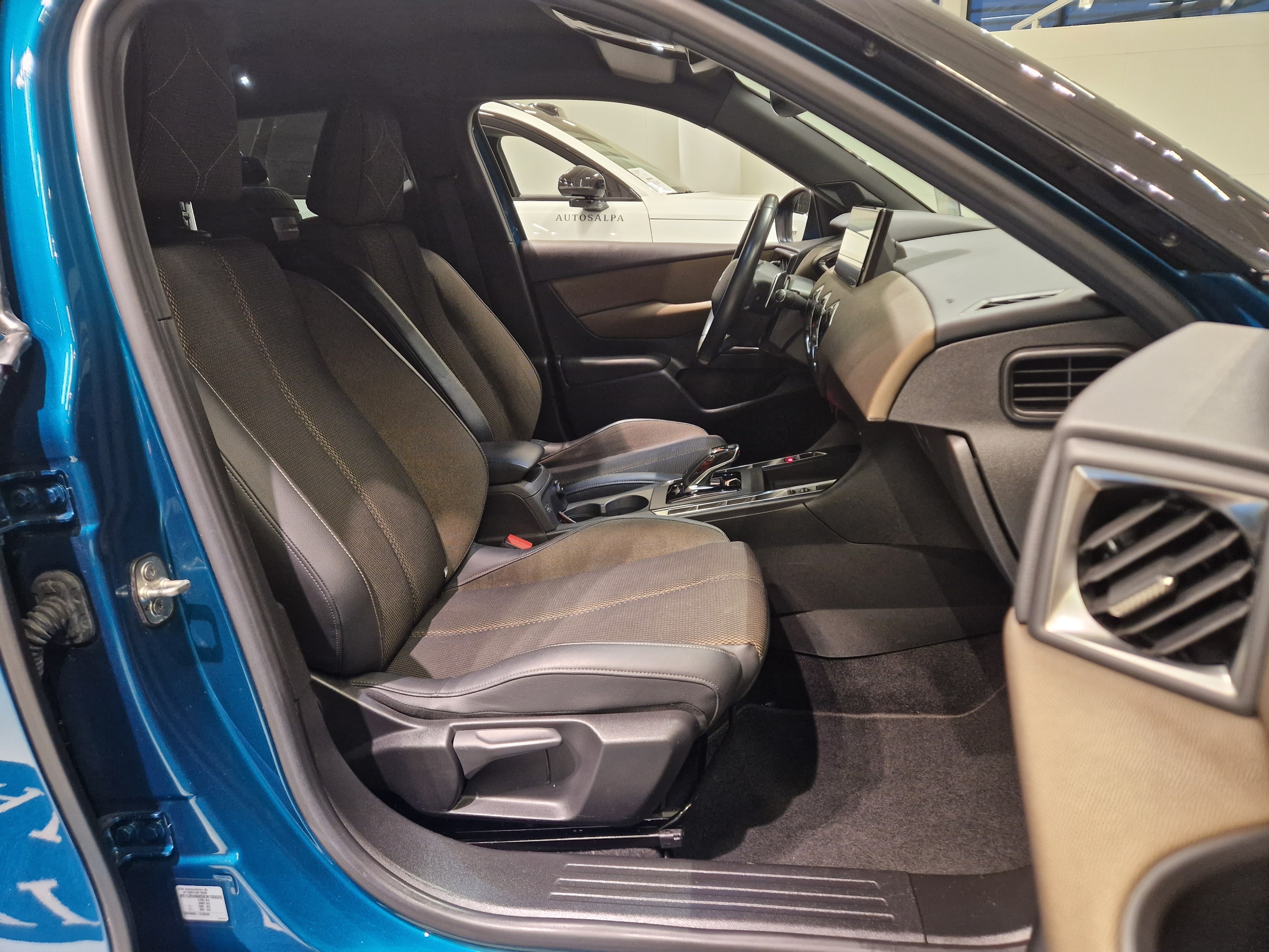 Ds 3 CROSSBACK PURETECH 155 GRAND CHIC AUTOMAATTI.