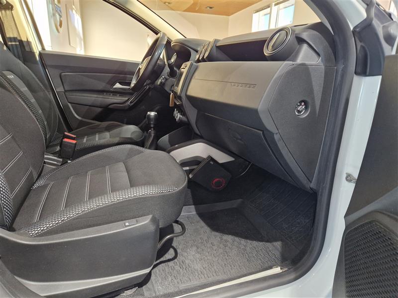 Dacia DUSTER TCE 150 4X4 PRESTIGE. TAKUU 24KK/40TKM
