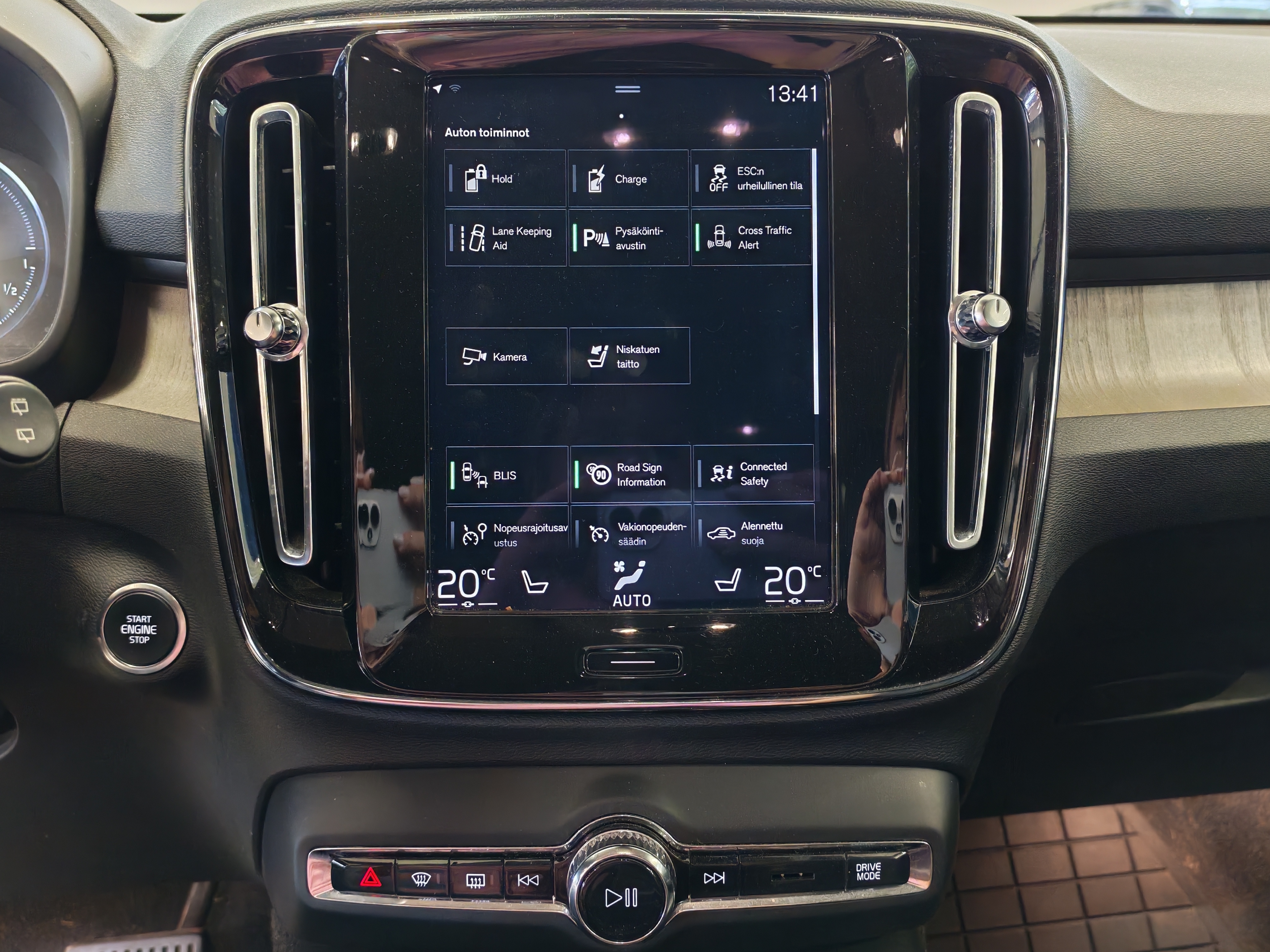 Volvo XC40 T5 TWE INSCRIPTION AUT. TAKUU 12KK/20TKM