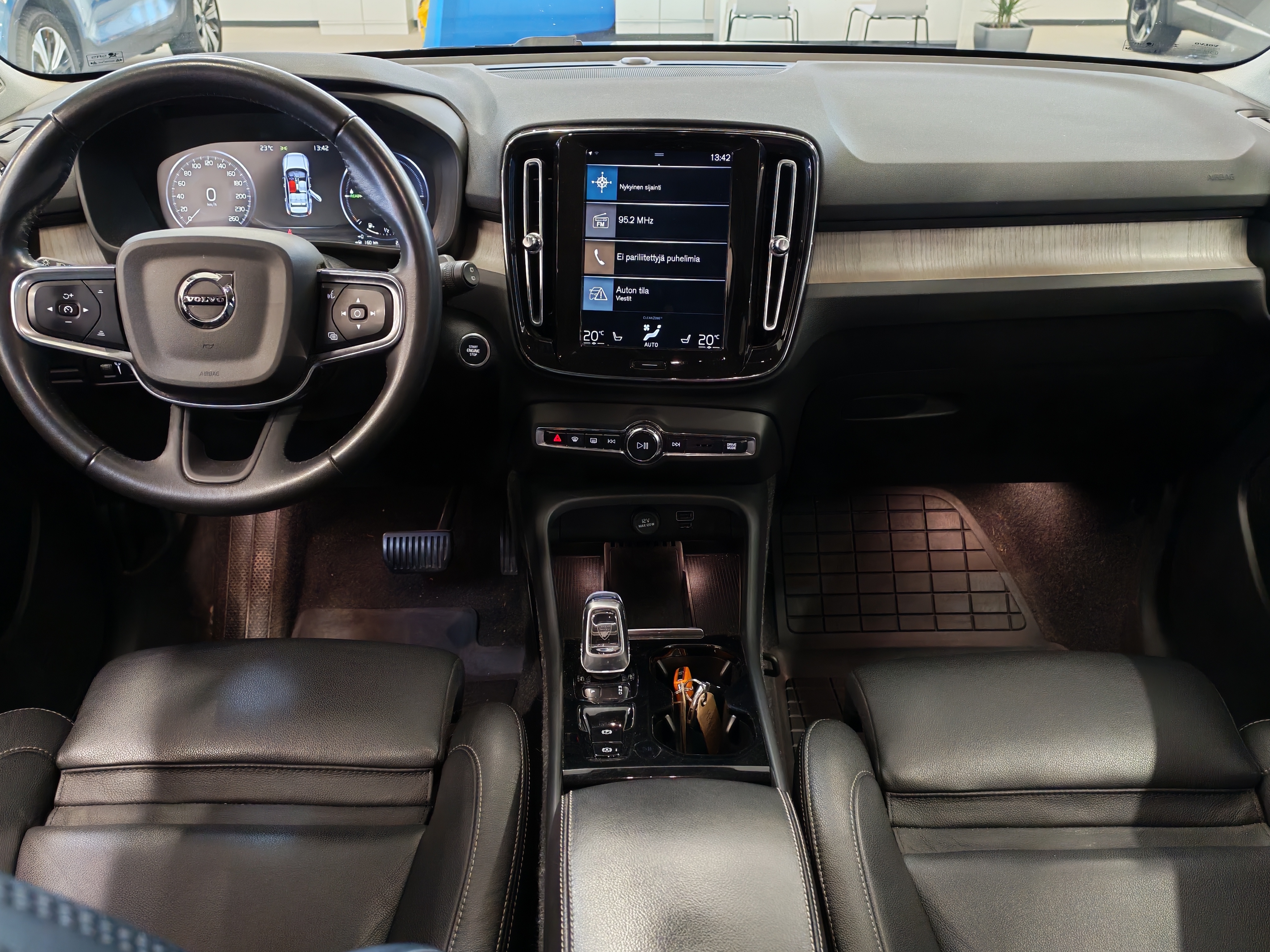 Volvo XC40 2021, kuva 6/22