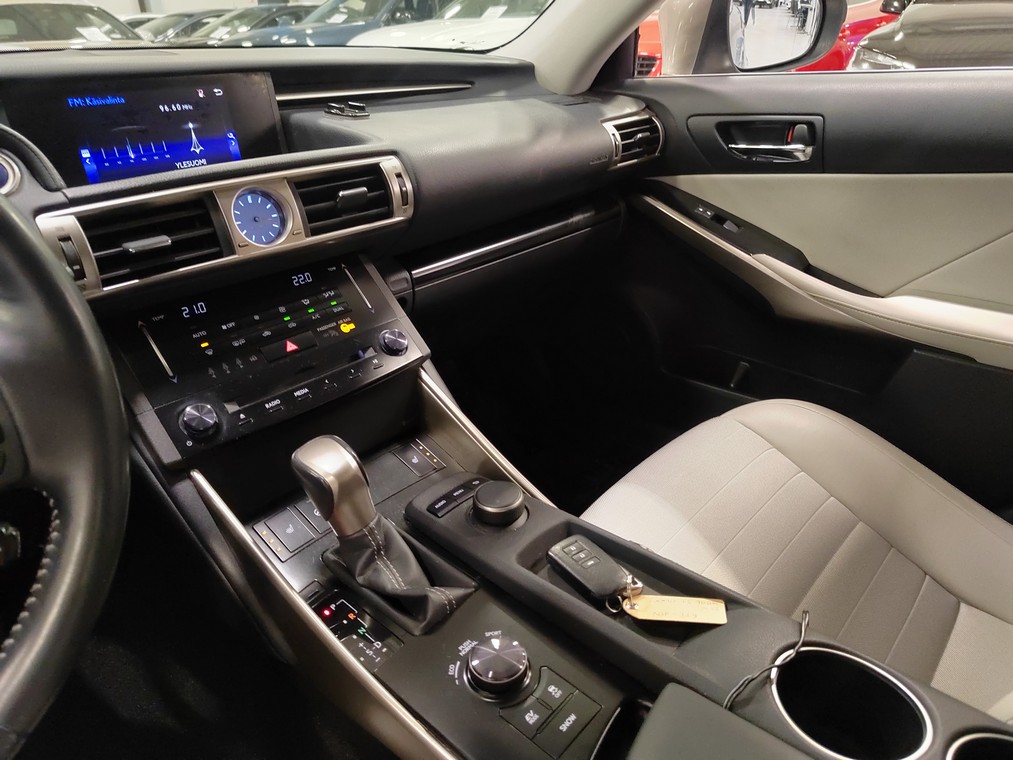 Lexus IS 300H EXECUTIVE