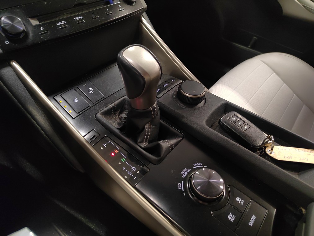 Lexus IS 300H EXECUTIVE