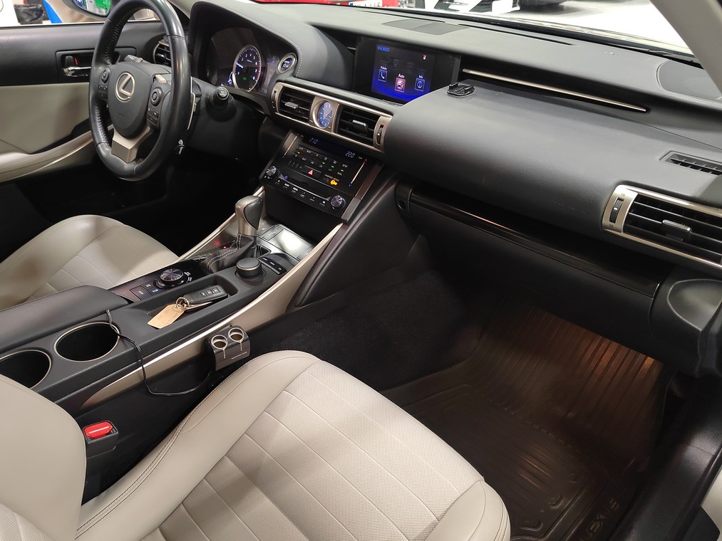 Lexus IS 300H EXECUTIVE