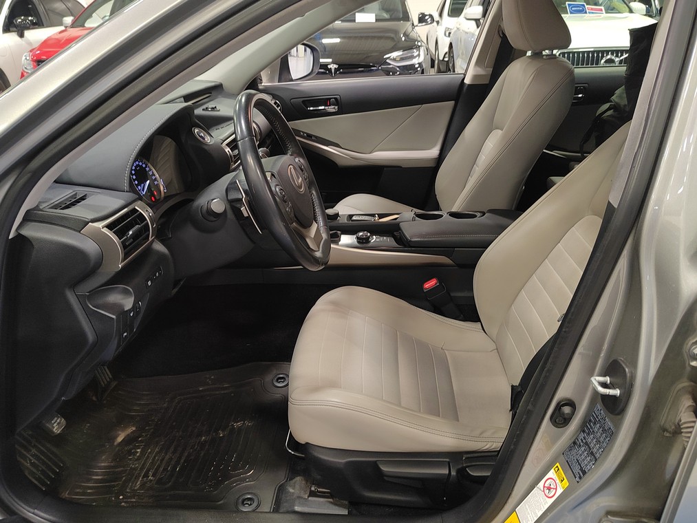 Lexus IS 300H EXECUTIVE