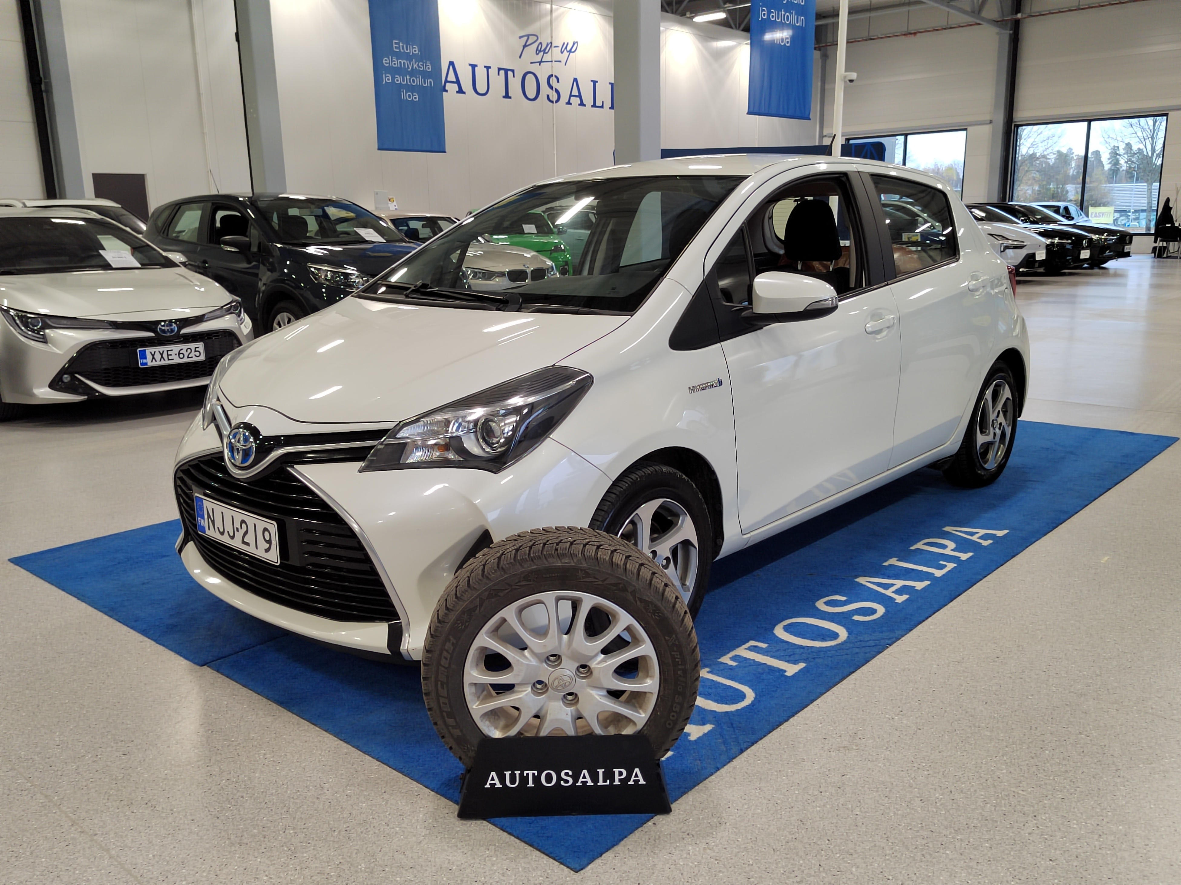 Toyota YARIS 1,5 HYBRID ACTIVE 5OV