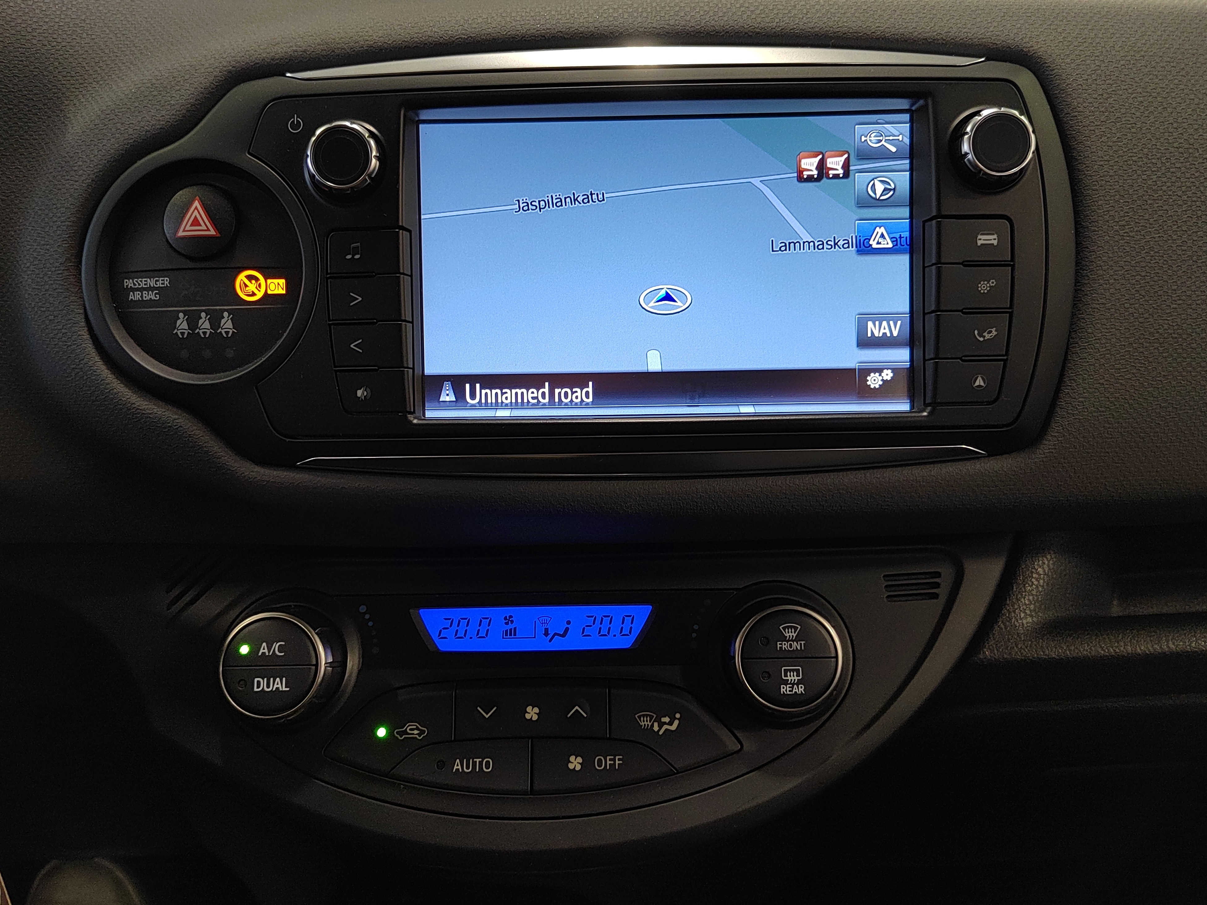 Toyota YARIS 1,5 HYBRID ACTIVE 5OV