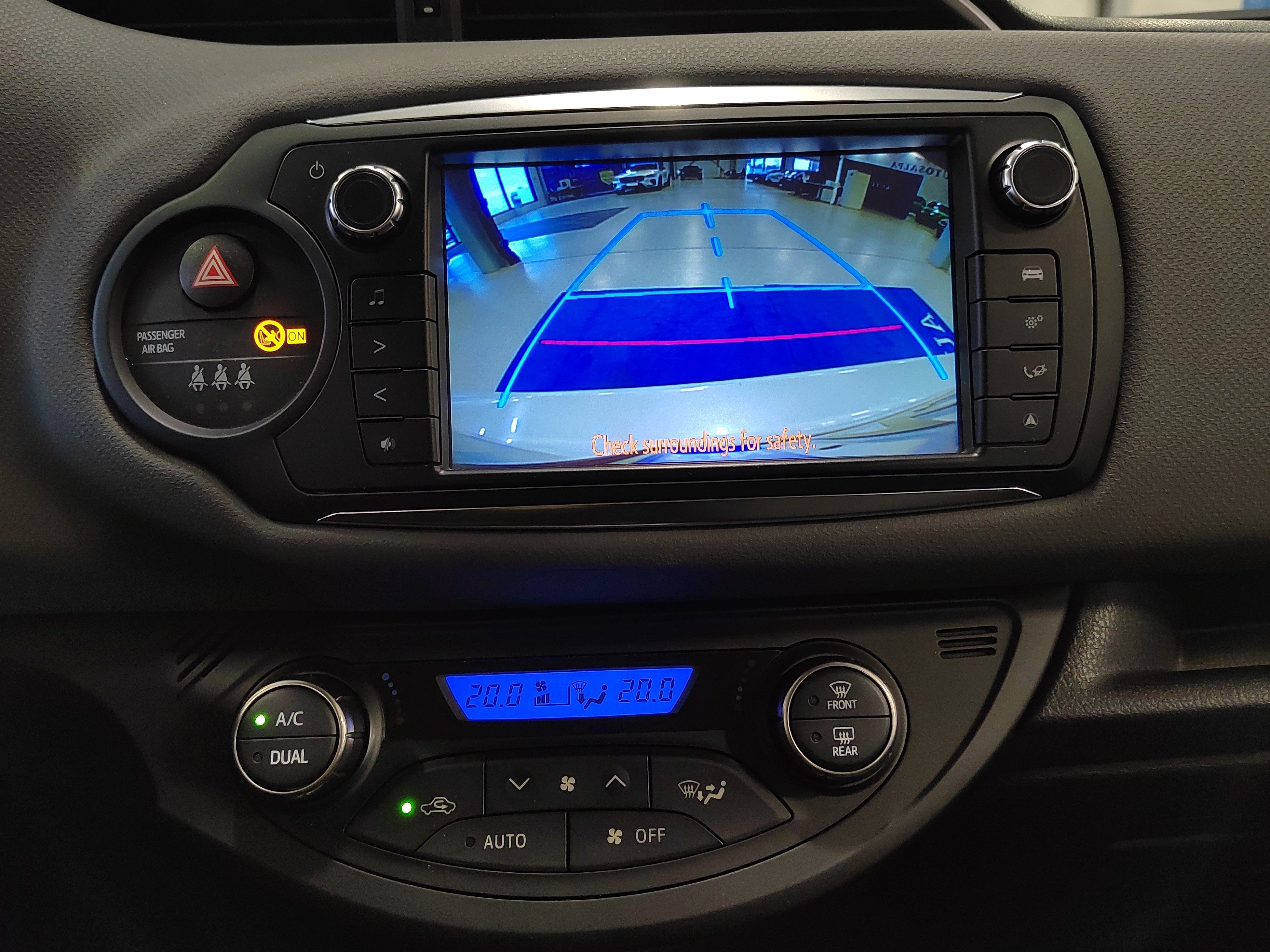 Toyota YARIS 1,5 HYBRID ACTIVE 5OV