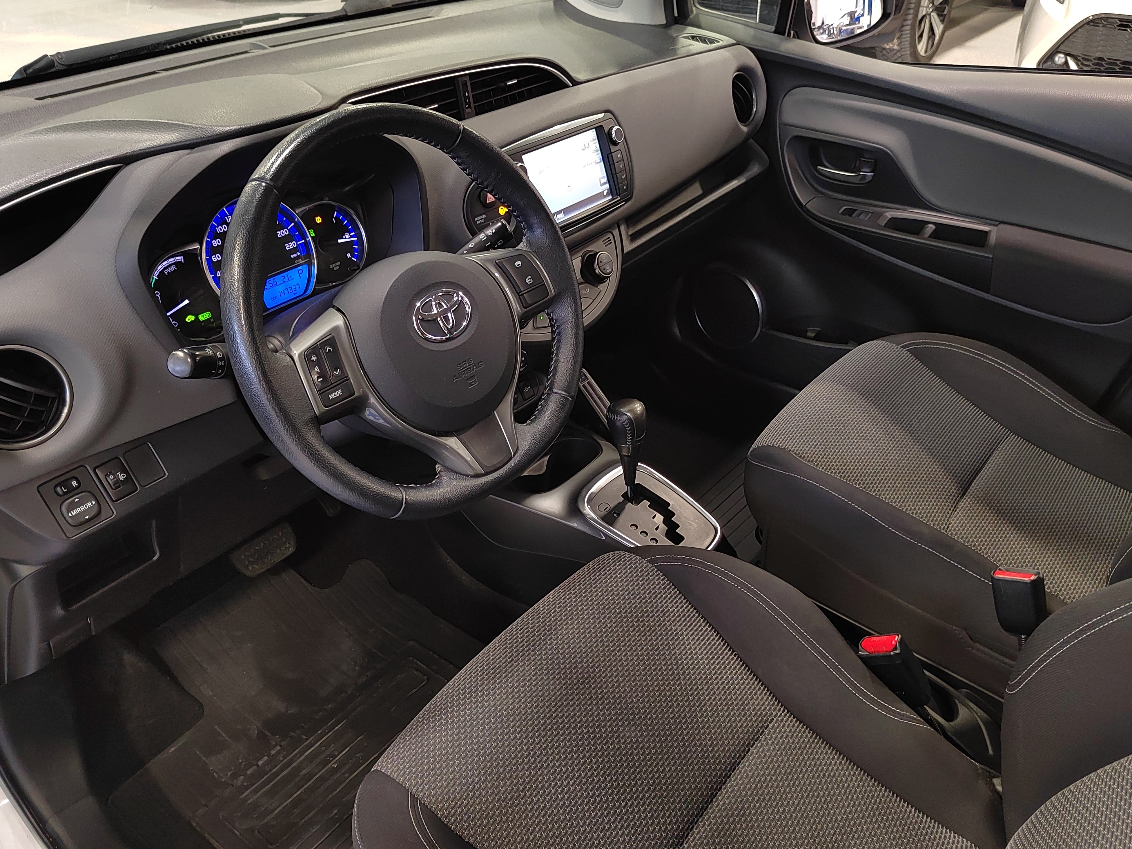 Toyota YARIS 1,5 HYBRID ACTIVE 5OV