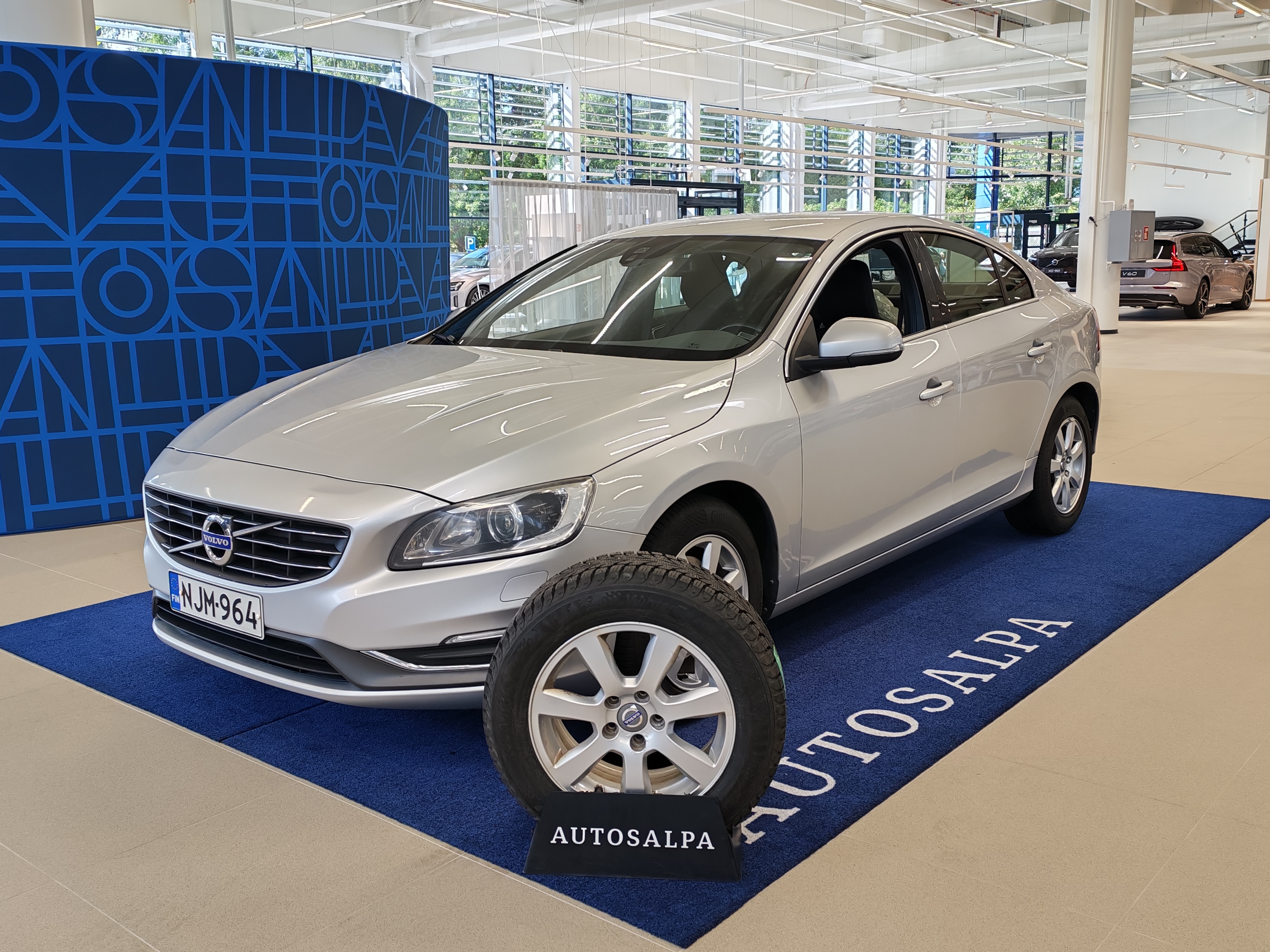 Volvo S60 D2 Momentum aut 2014, kuva 2/15