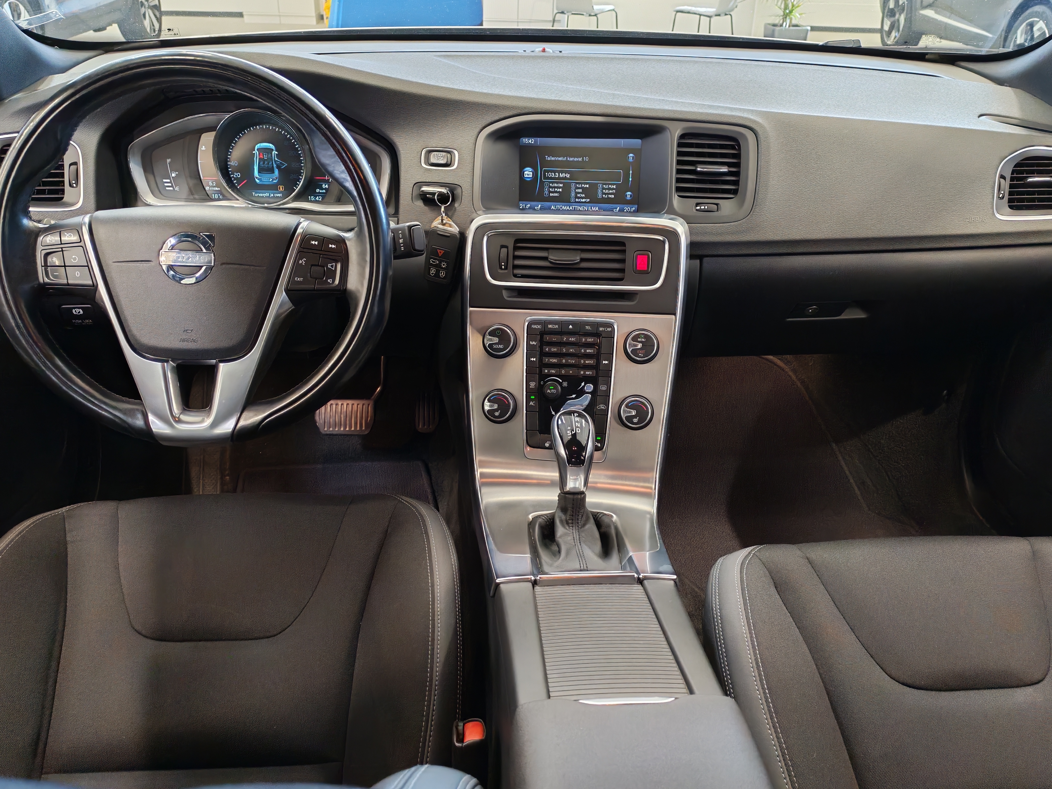 Volvo S60 D2 Momentum aut 2014, kuva 5/15