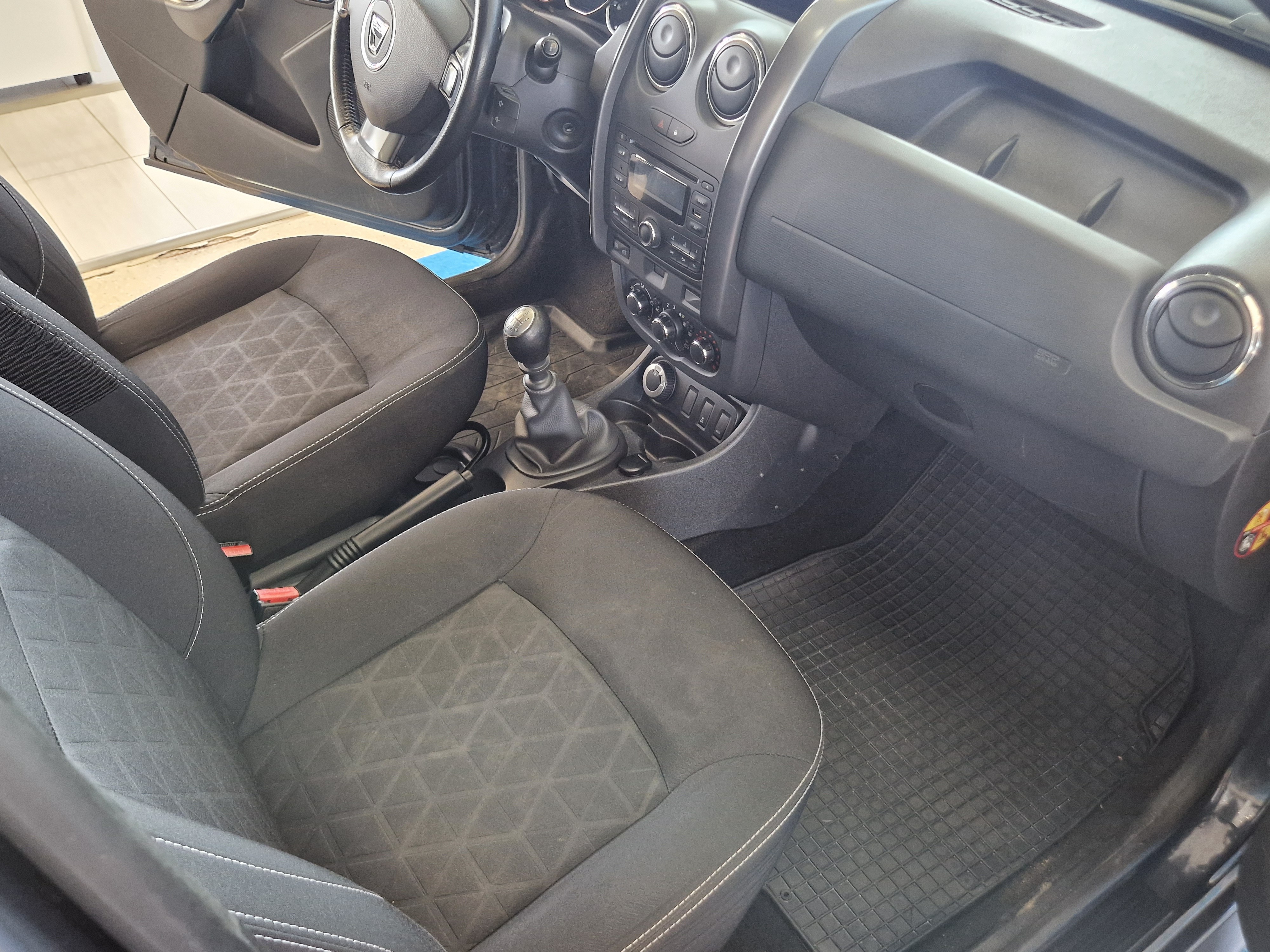 Dacia DUSTER DCI 110 4X4 LAUREATE