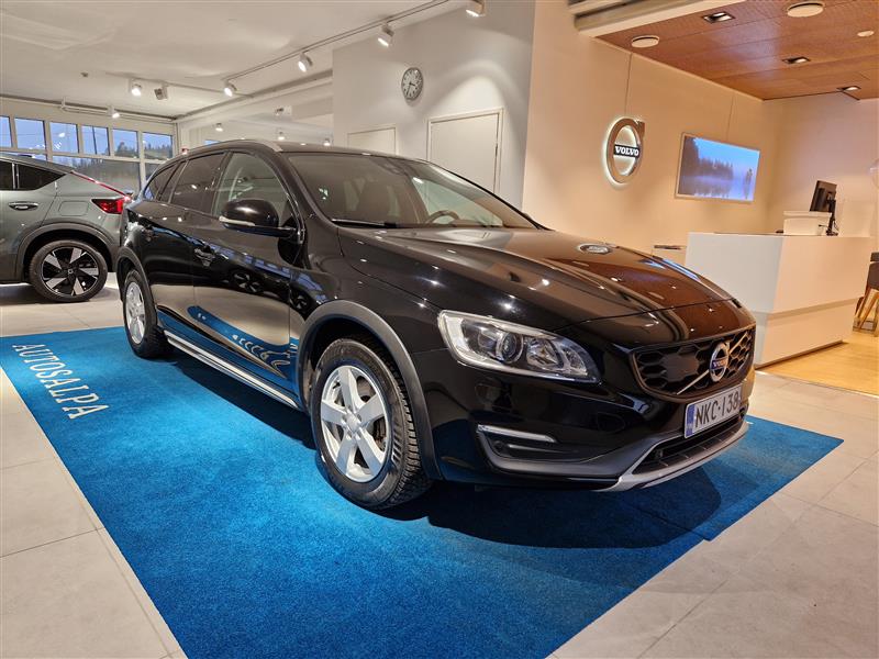 Volvo V60 CROSS COUNTRY D4 AWD BUSINESS SUMMUM AUT