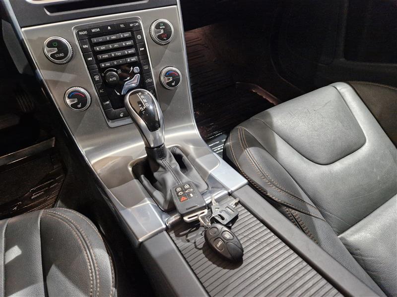 Volvo V60 CROSS COUNTRY D4 AWD BUSINESS SUMMUM AUT