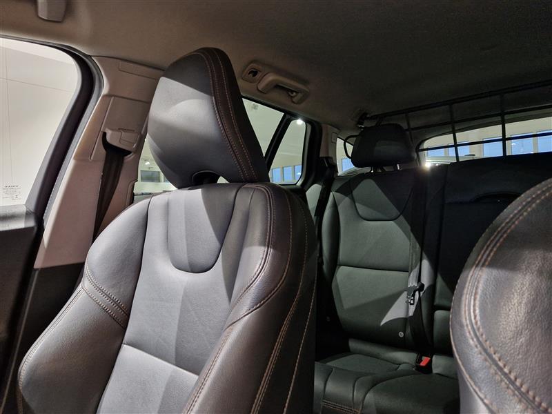 Volvo V60 CROSS COUNTRY D4 AWD BUSINESS SUMMUM AUT