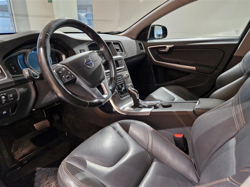 Volvo V60 CROSS COUNTRY D4 AWD BUSINESS SUMMUM AUT