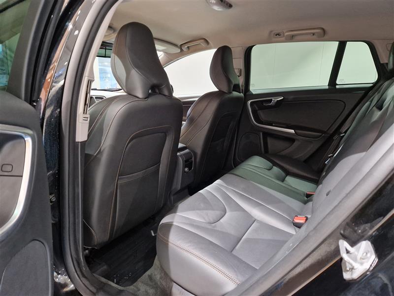 Volvo V60 CROSS COUNTRY D4 AWD BUSINESS SUMMUM AUT