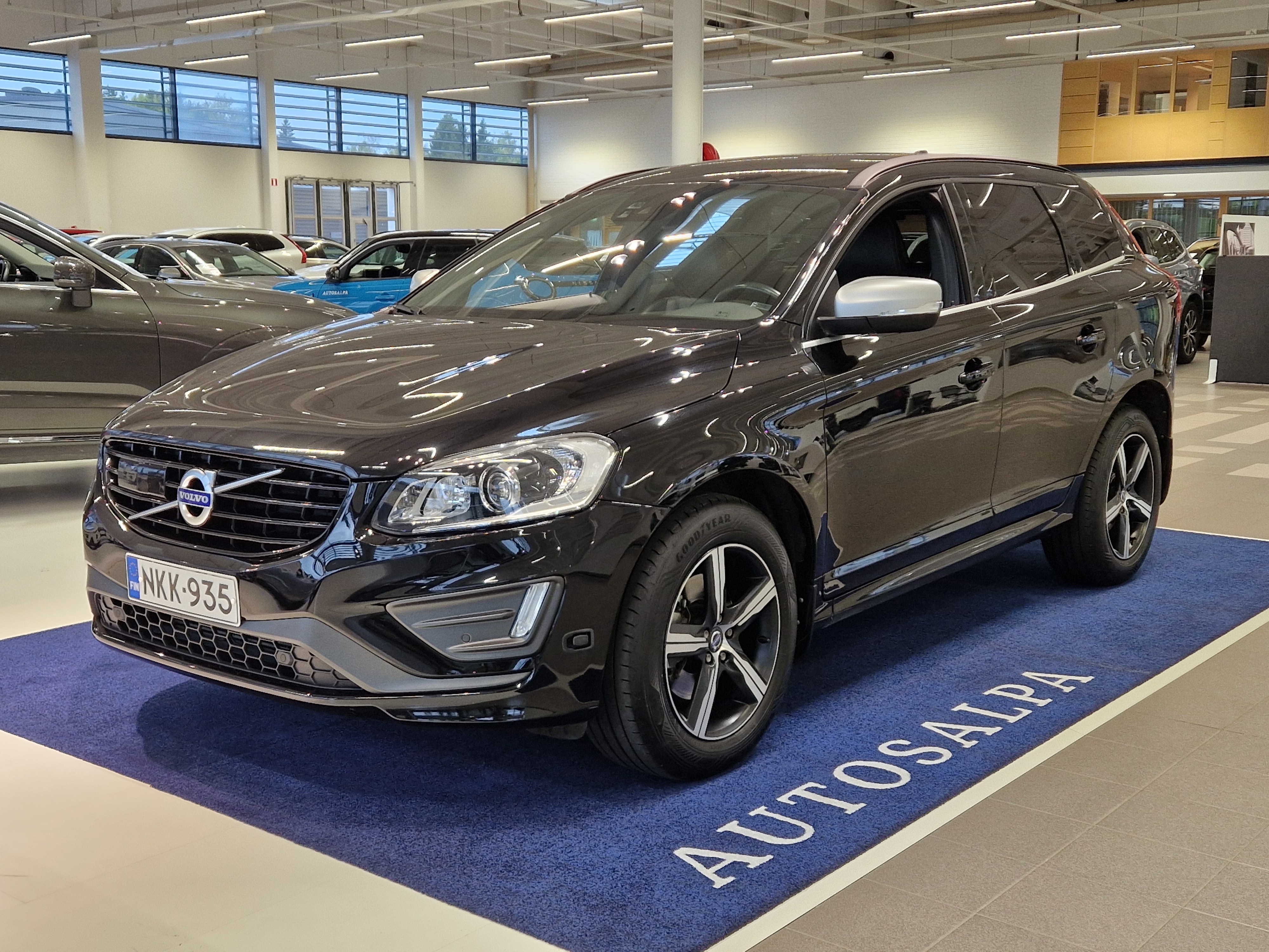 Volvo XC60 D5 AWD R-DESIGN EDITION AUT TAKUU 12KK/20TKM