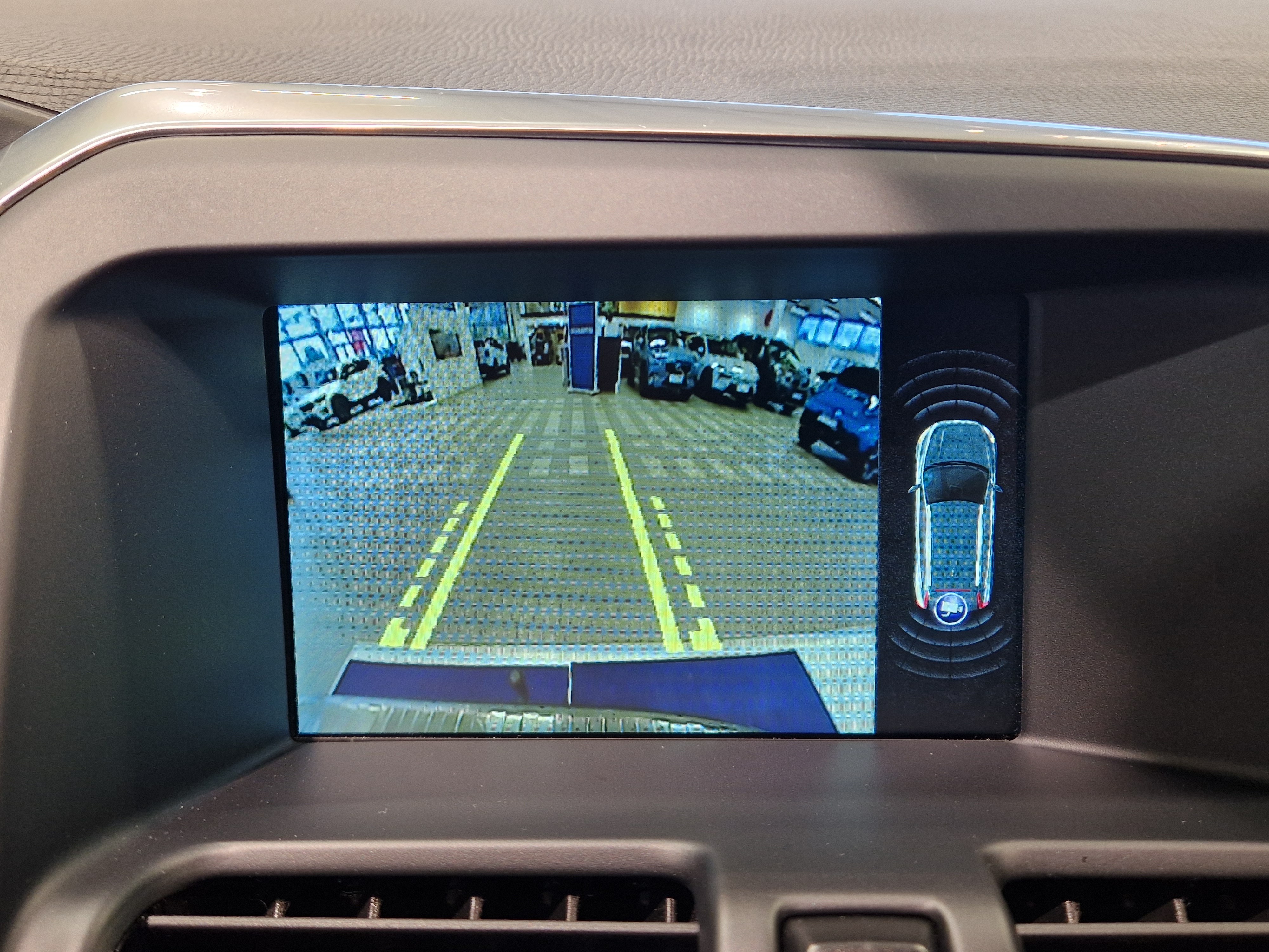 Volvo XC60 D5 AWD R-DESIGN EDITION AUT TAKUU 12KK/20TKM