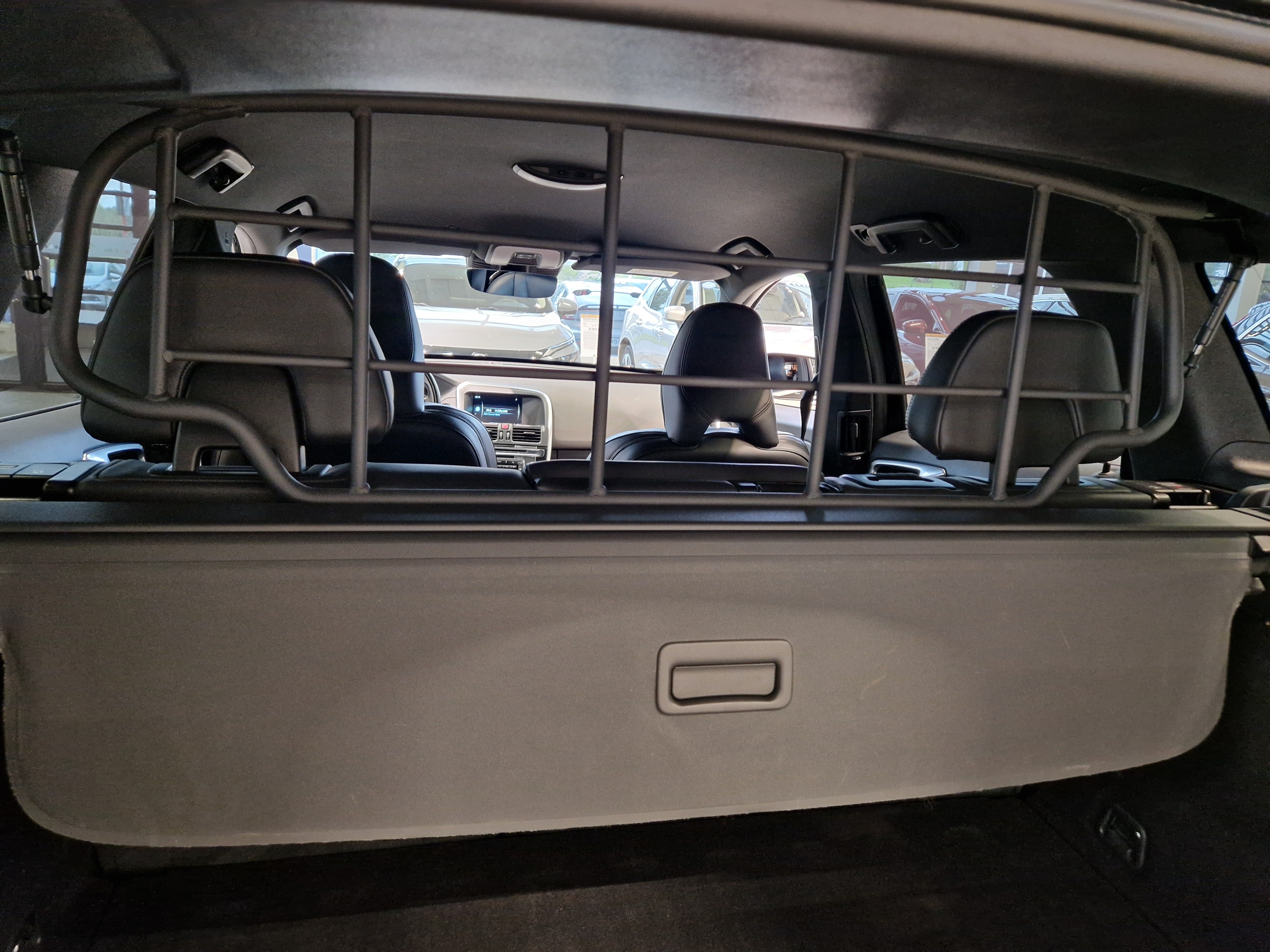Volvo XC60 D5 AWD R-DESIGN EDITION AUT TAKUU 12KK/20TKM
