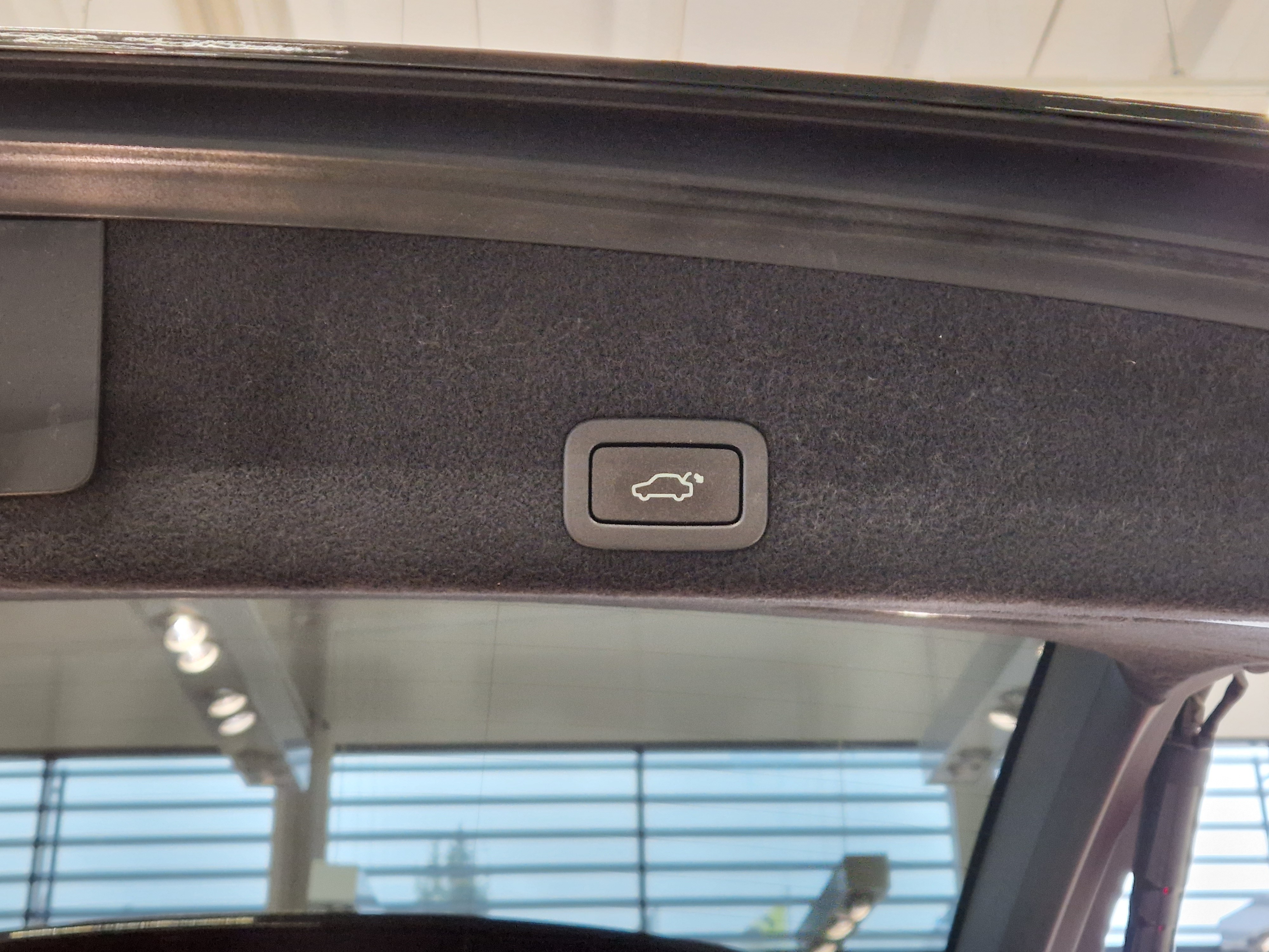 Volvo XC60 D5 AWD R-DESIGN EDITION AUT TAKUU 12KK/20TKM