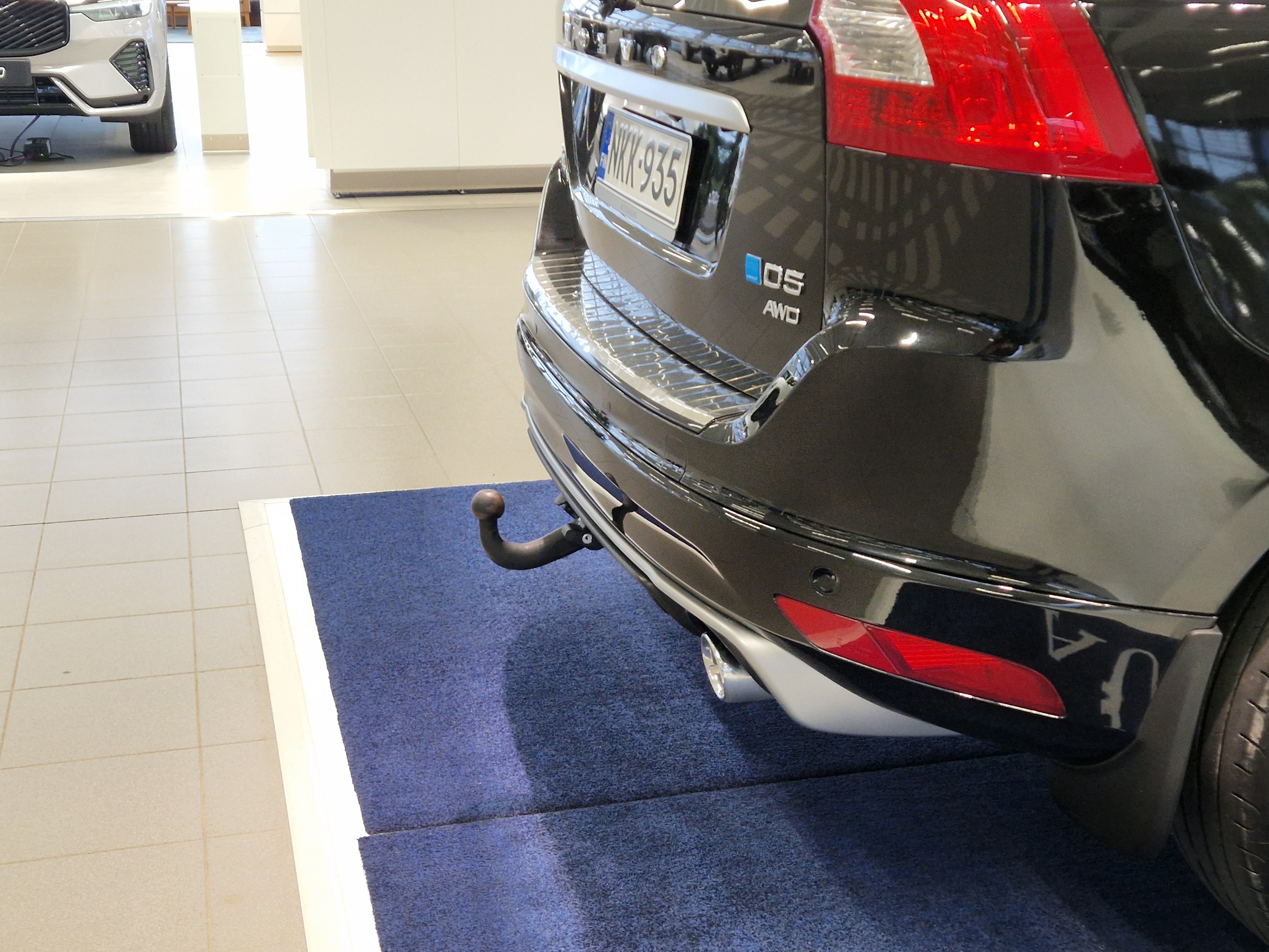 Volvo XC60 D5 AWD R-DESIGN EDITION AUT TAKUU 12KK/20TKM