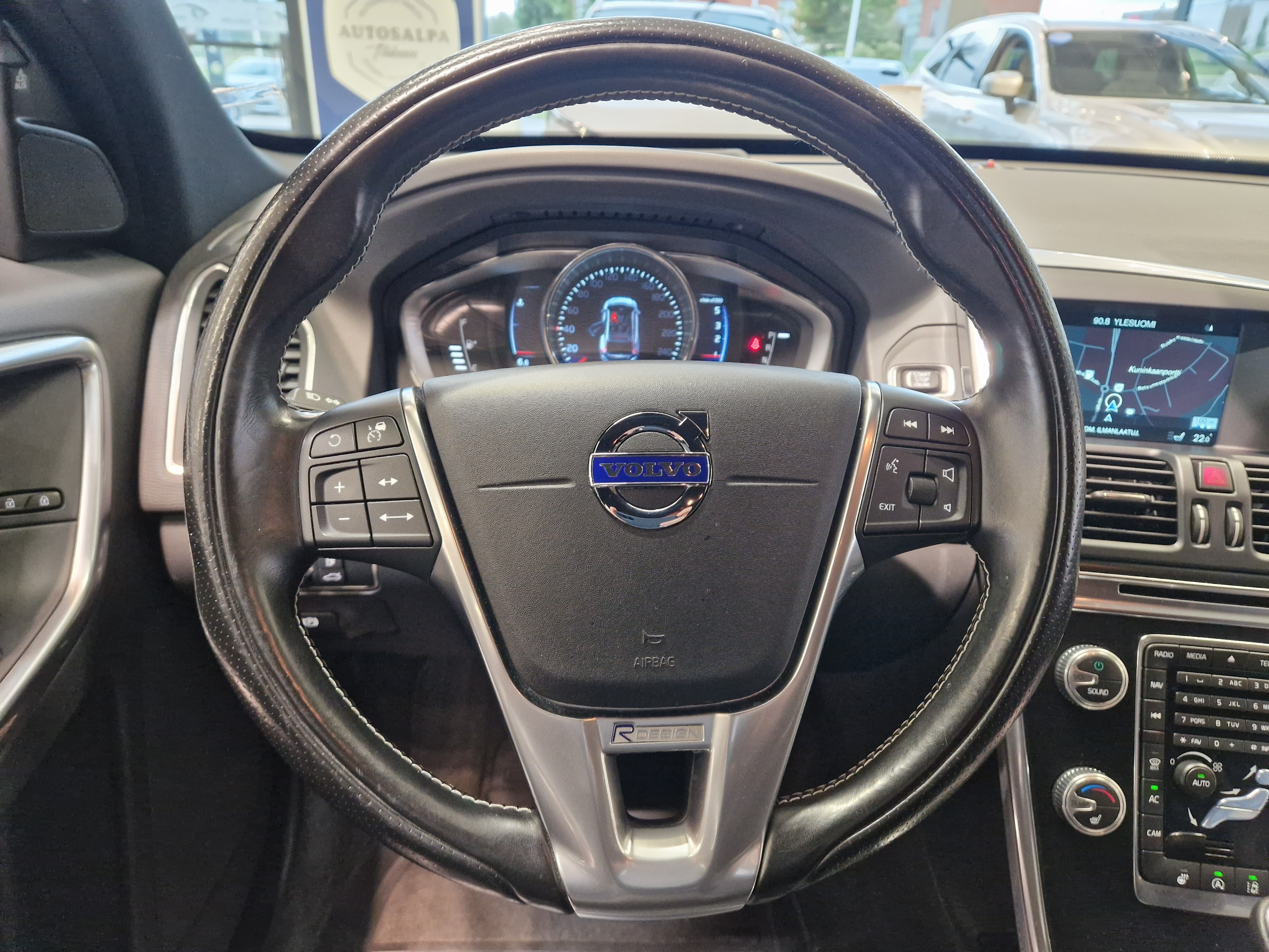 Volvo XC60 D5 AWD R-DESIGN EDITION AUT TAKUU 12KK/20TKM