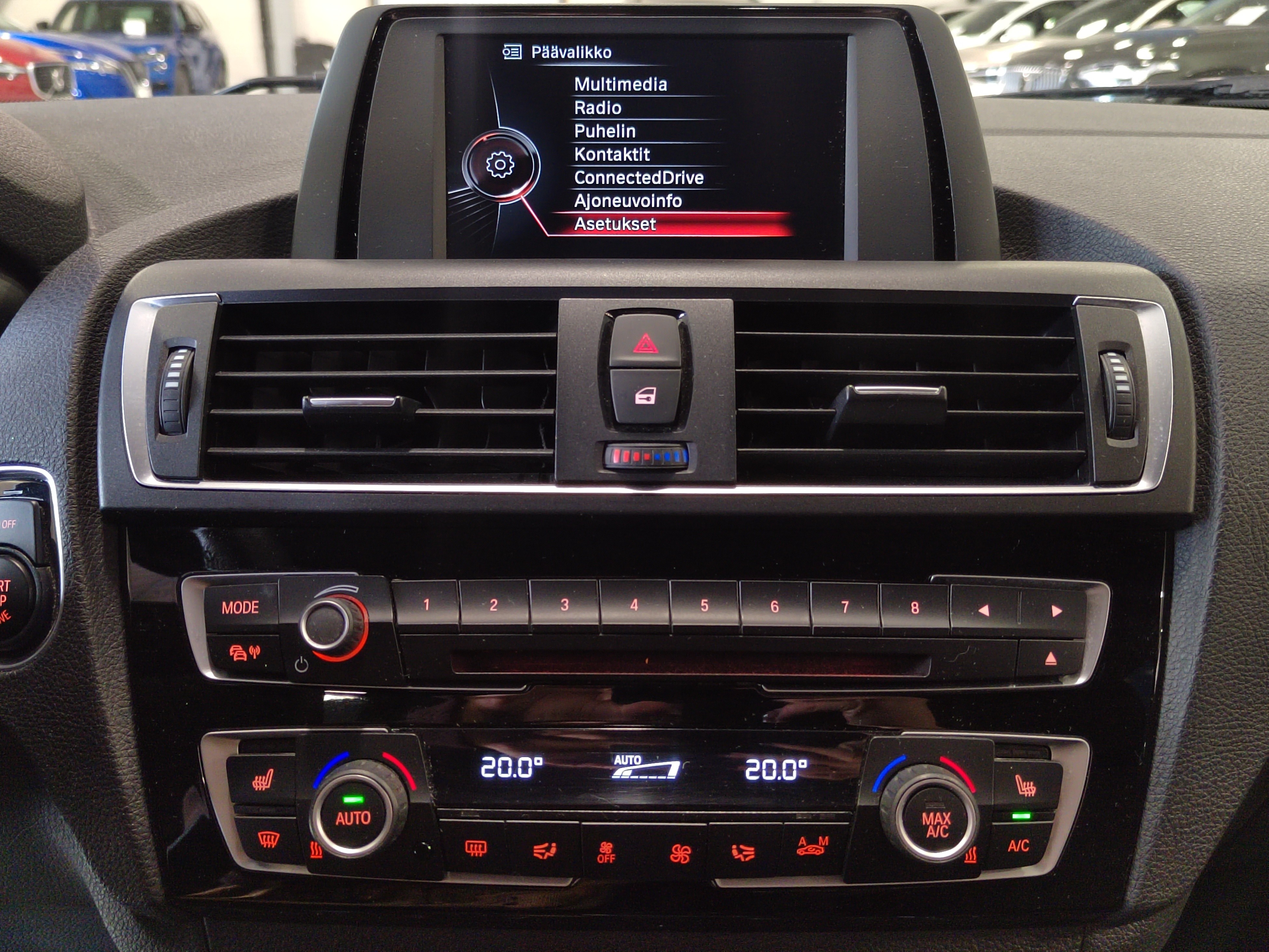 Bmw 118 F20 HATCHBACK 118I A BUSINESS
