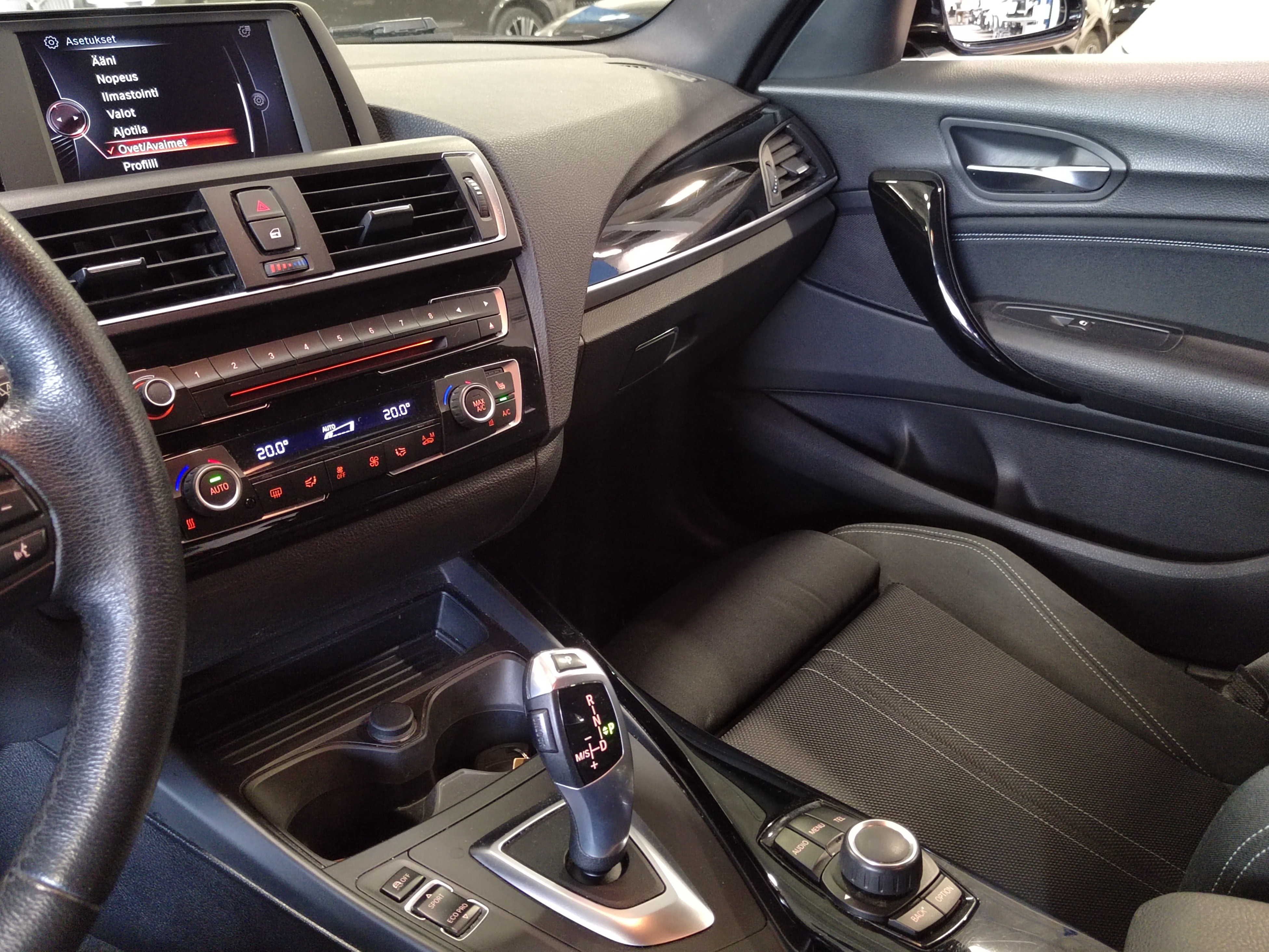 Bmw 118 F20 HATCHBACK 118I A BUSINESS
