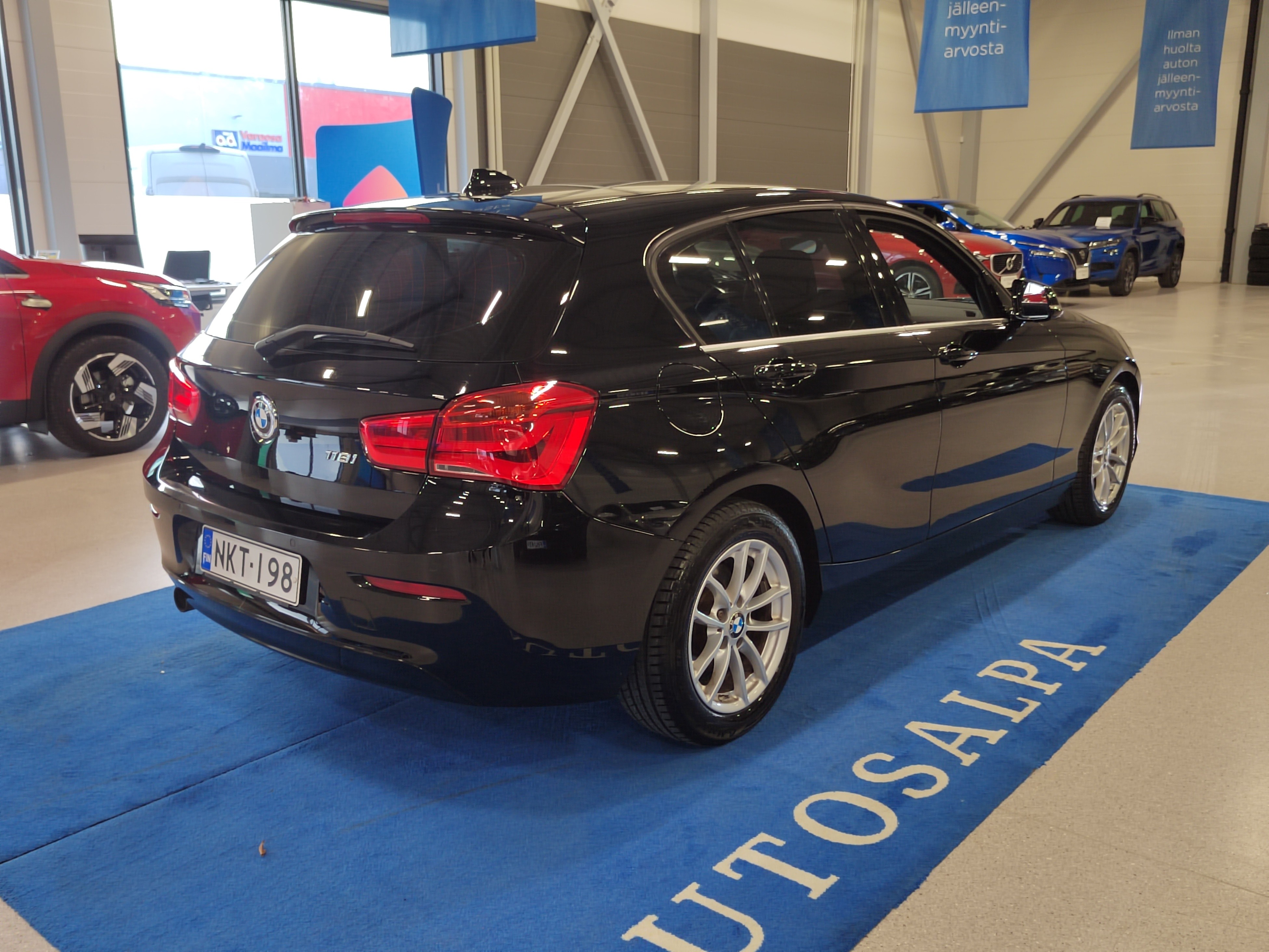 Bmw 118 F20 HATCHBACK 118I A BUSINESS
