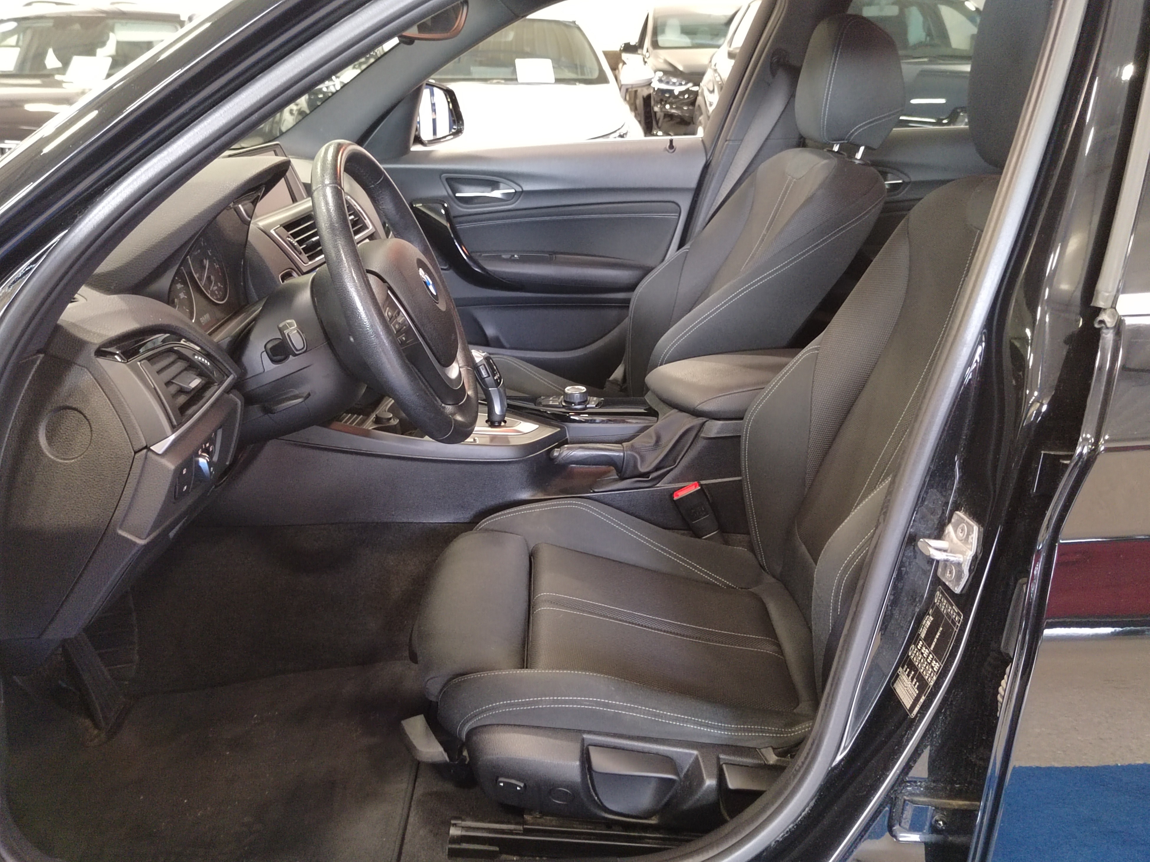 Bmw 118 F20 HATCHBACK 118I A BUSINESS