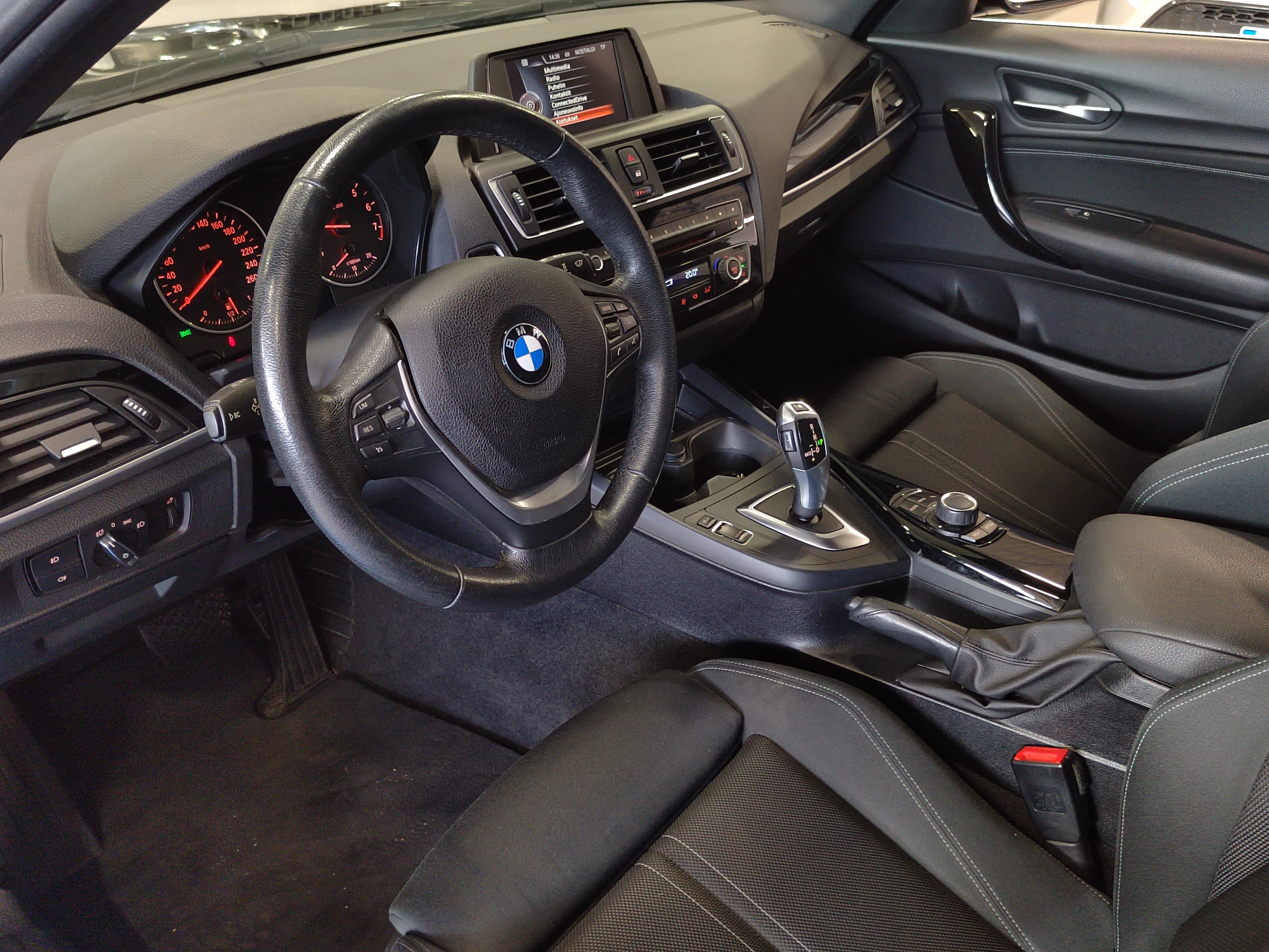 Bmw 118 F20 HATCHBACK 118I A BUSINESS