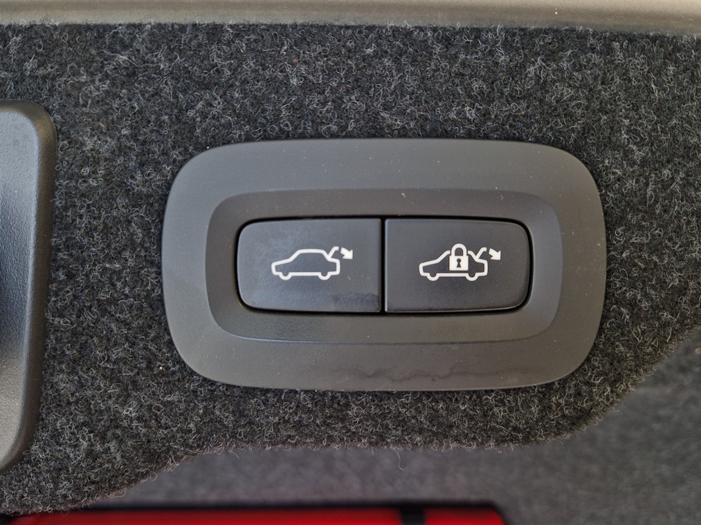 Volvo S90 D4 MOMENTUM AUT TAKUU 12KK/20TKM.