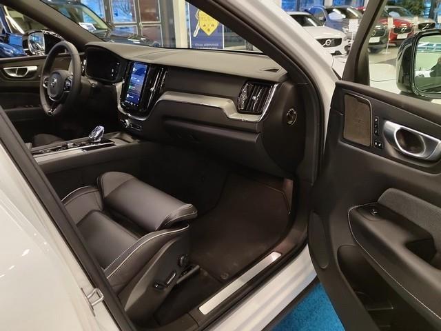 Volvo XC60 T6 AWD LONG RANGE PLUS DARK TAKUU 24KK/40TKM.