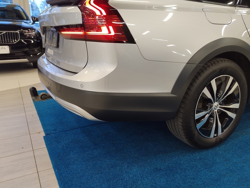 Volvo V90 CROSS COUNTRY D4 AWD BUSINESS AUT TAKUU 24KK/40TKM