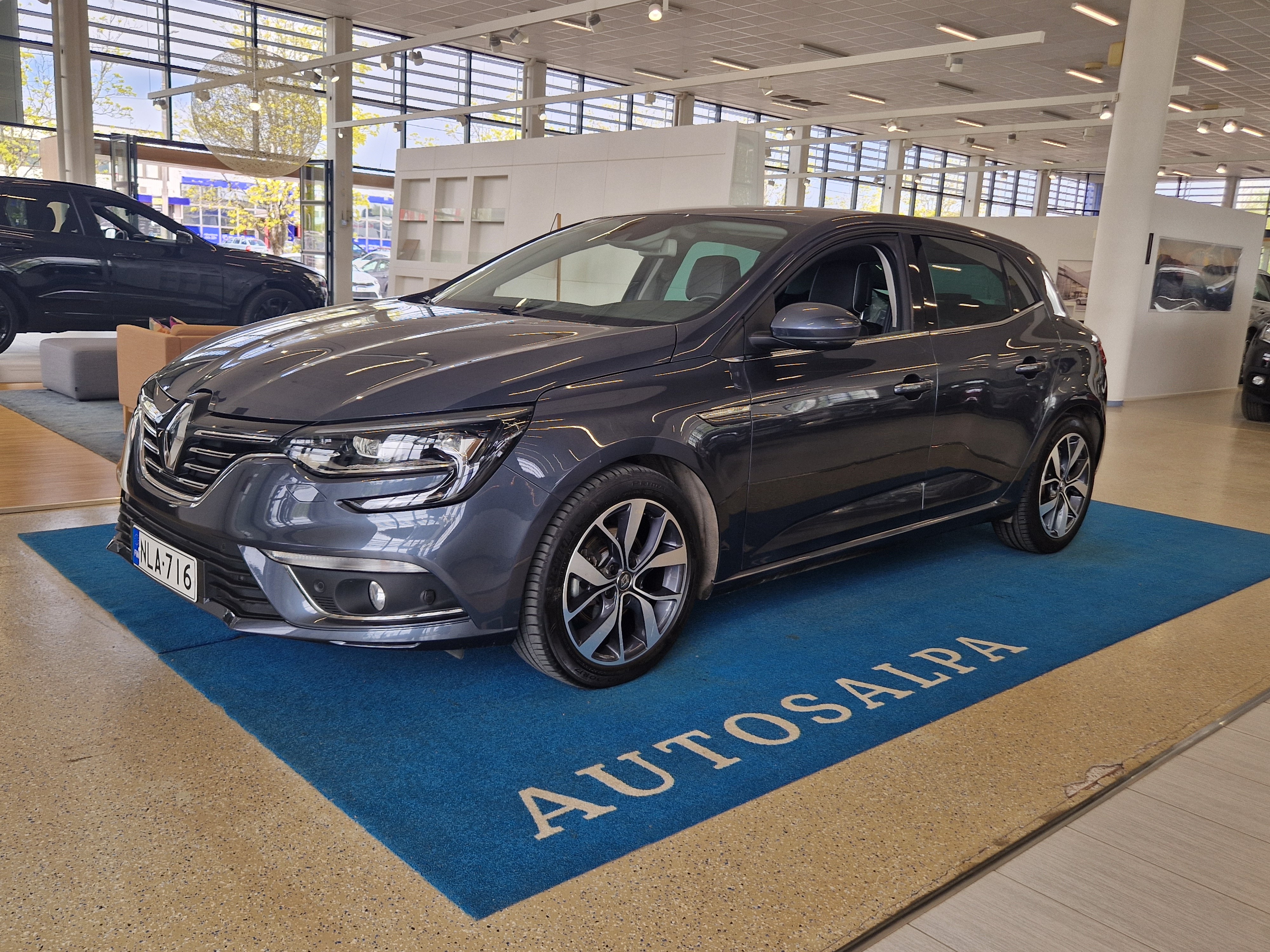 Renault MEGANE HATCHBACK TCE 130 EDC7-AUT BOSE