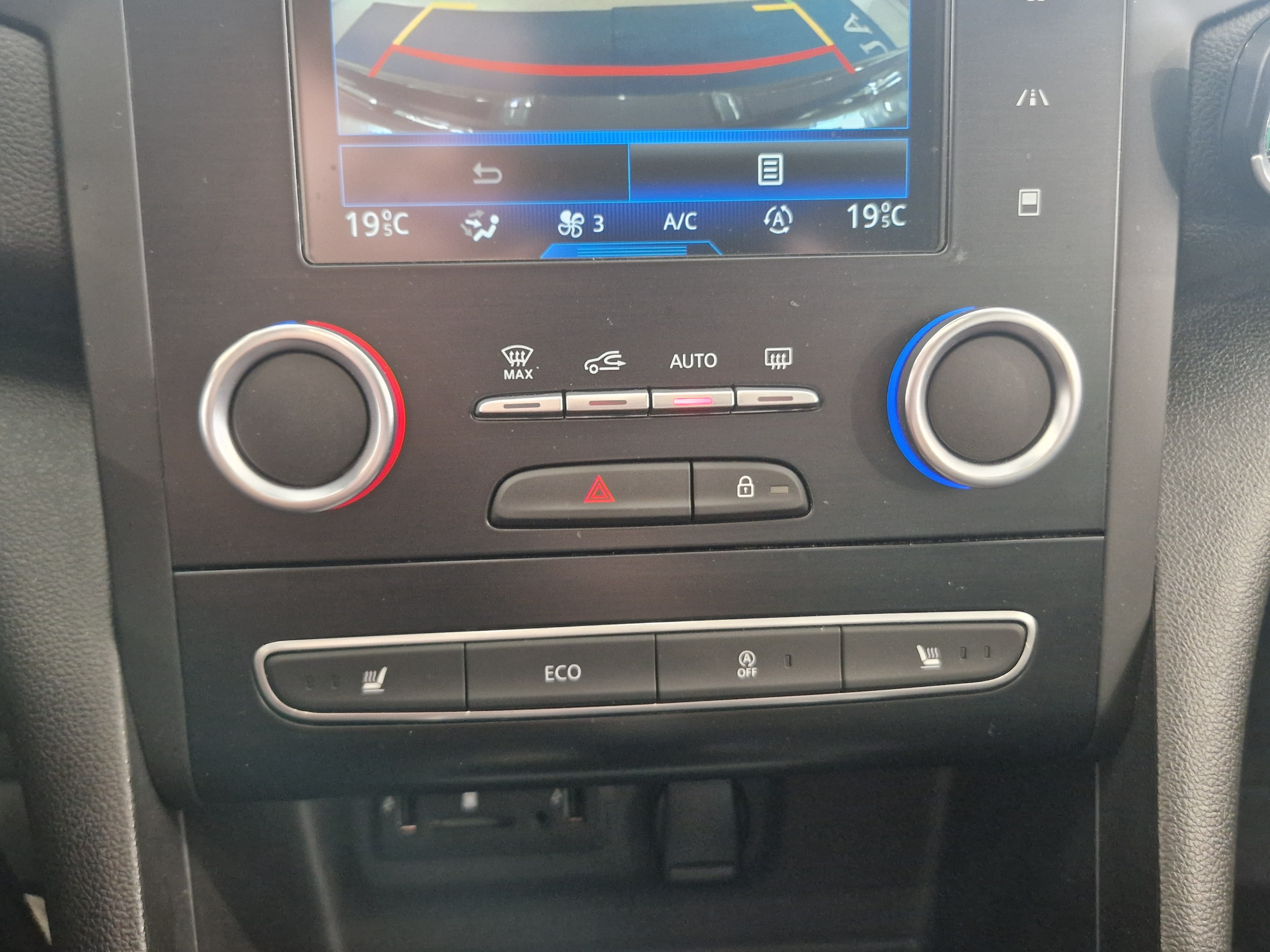 Renault MEGANE HATCHBACK TCE 130 EDC7-AUT BOSE