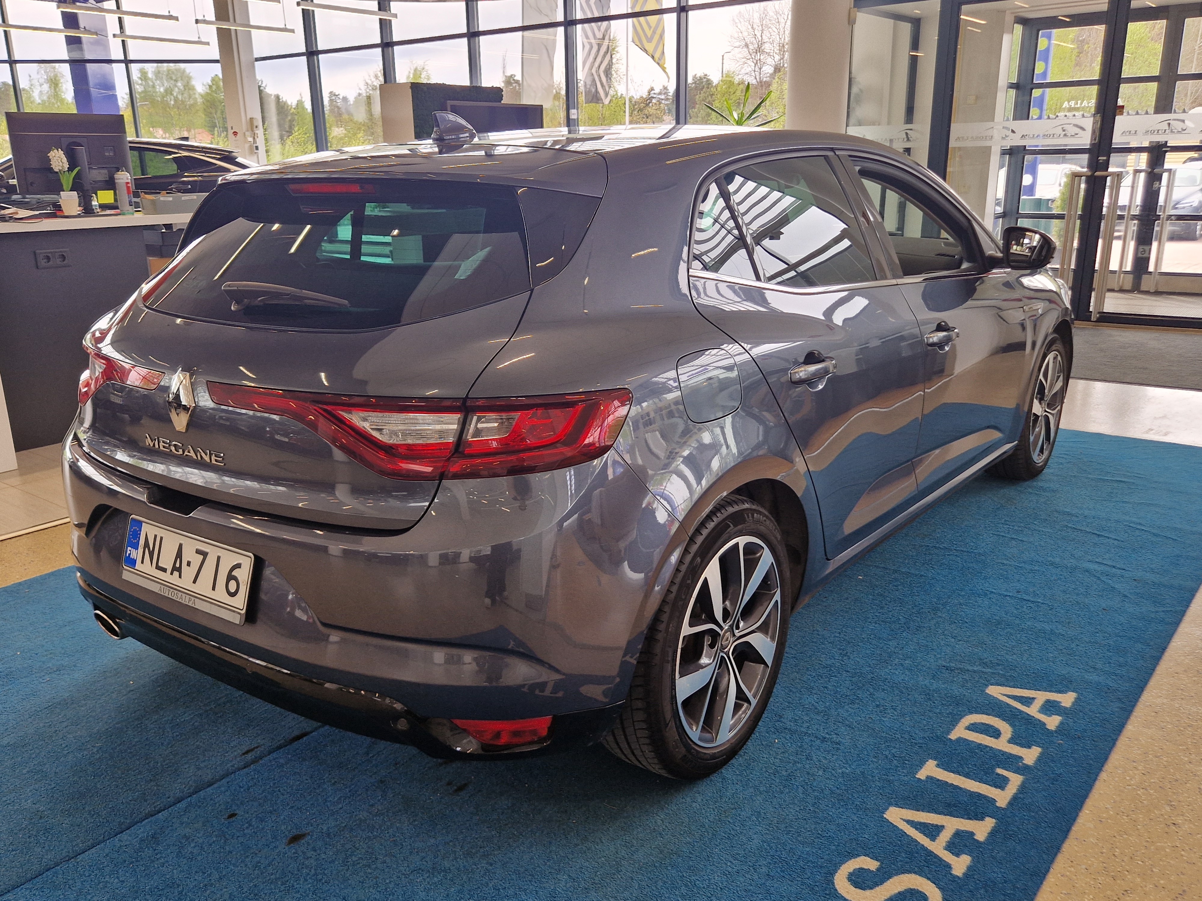 Renault MEGANE HATCHBACK TCE 130 EDC7-AUT BOSE