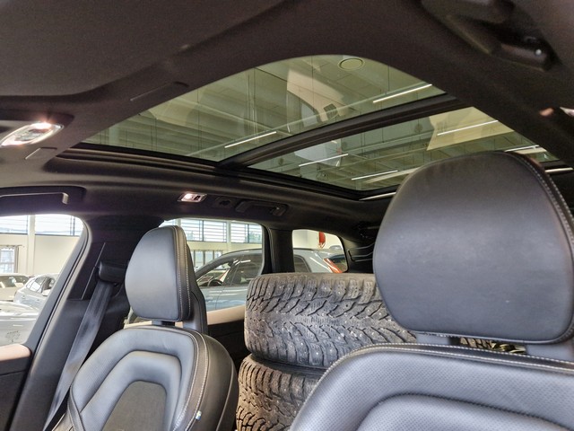 Volvo XC60 T8 AWD R-DESIGN AUT