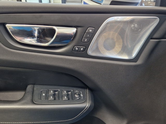 Volvo XC60 T8 AWD R-DESIGN AUT
