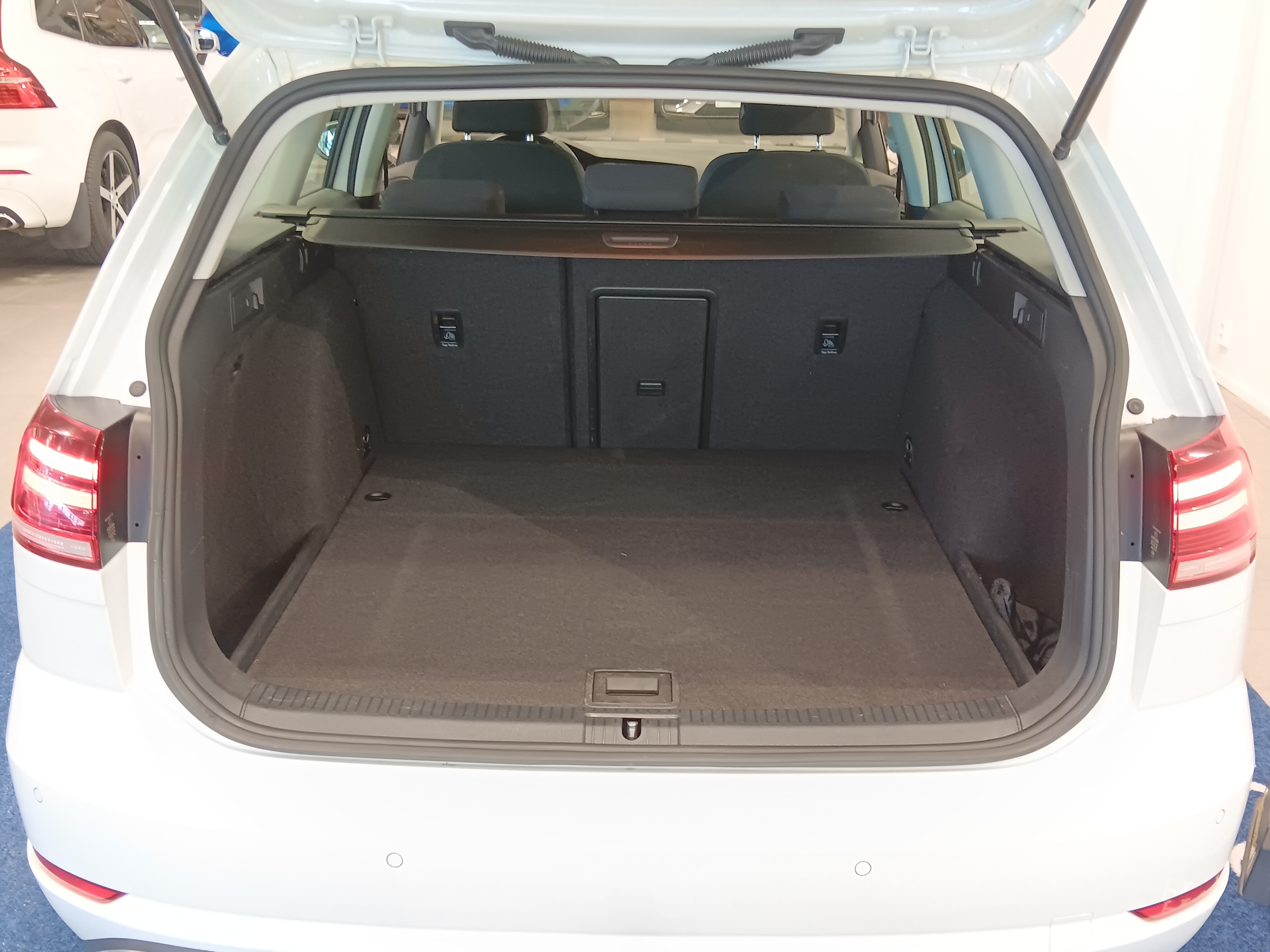 Volkswagen Golf 2019, kuva 6/16