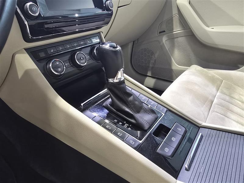 Skoda SUPERB COMBI 2.0 TDI 190 STYLE DSG AUT.